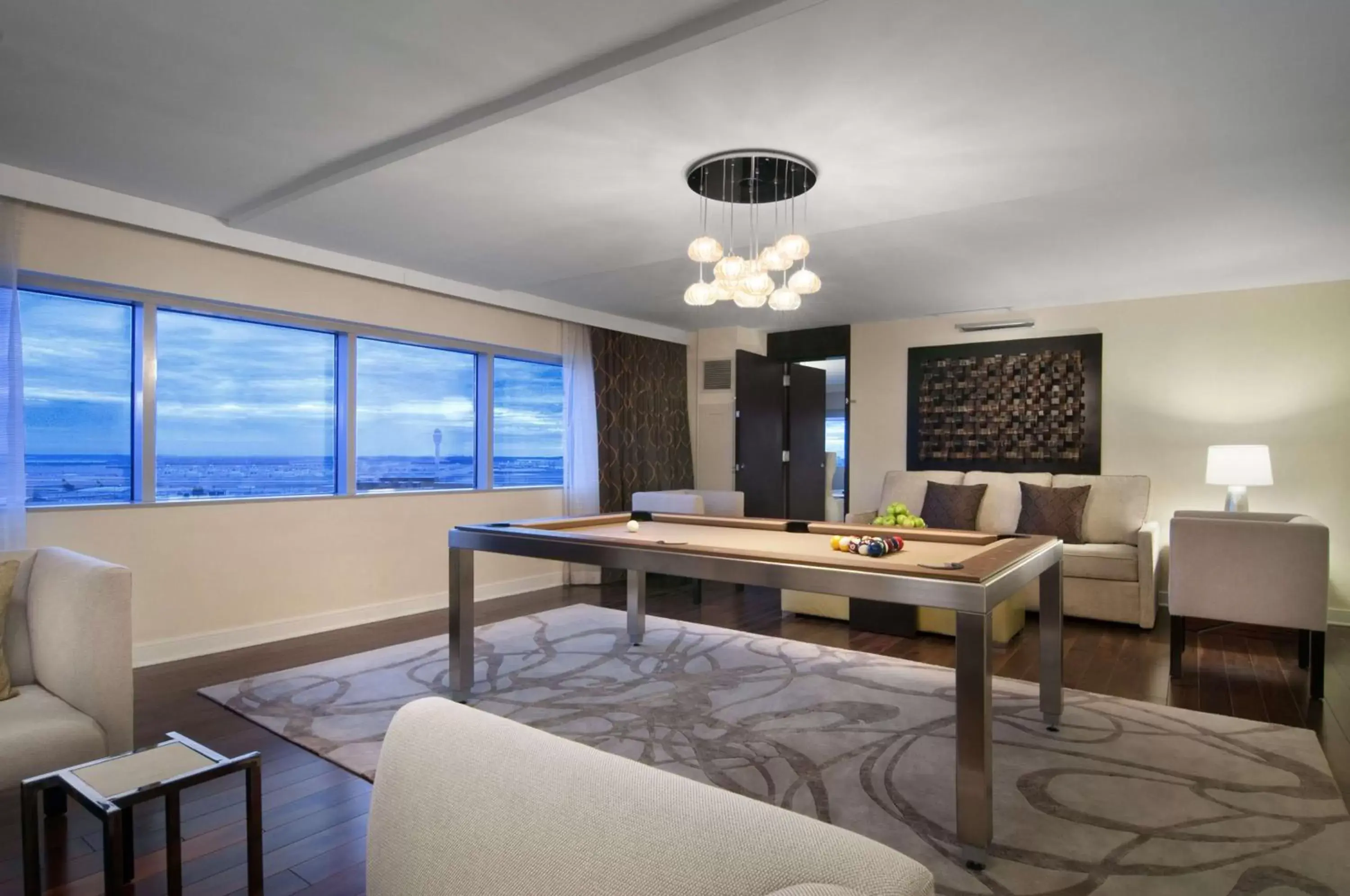 Living room, Dining Area in Hilton Atlanta Airport