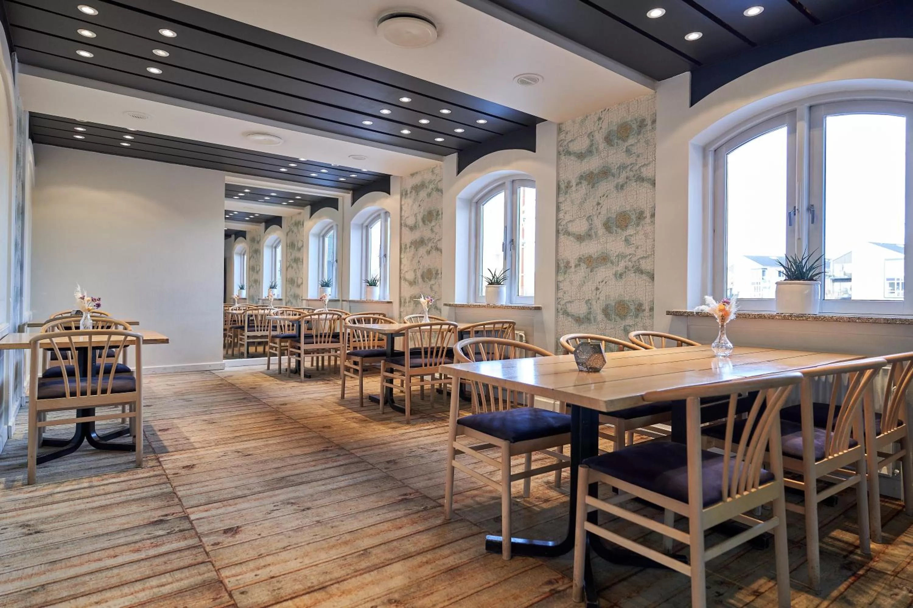 Dining area, Restaurant/Places to Eat in Zleep Hotel Køge