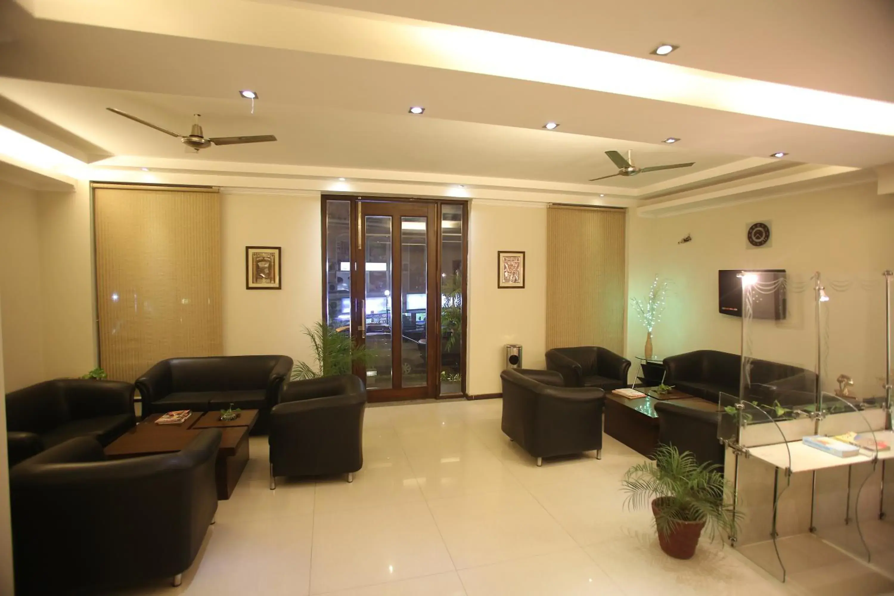 Business facilities, Lobby/Reception in Hotel City Premier