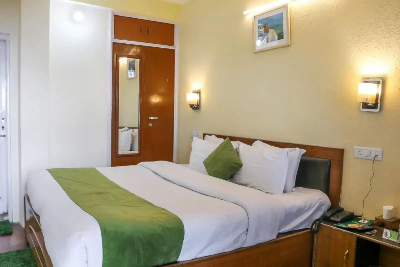 King Room with Balcony in Jakhu Vibes King Room with Balcony in Jakhu Vibes