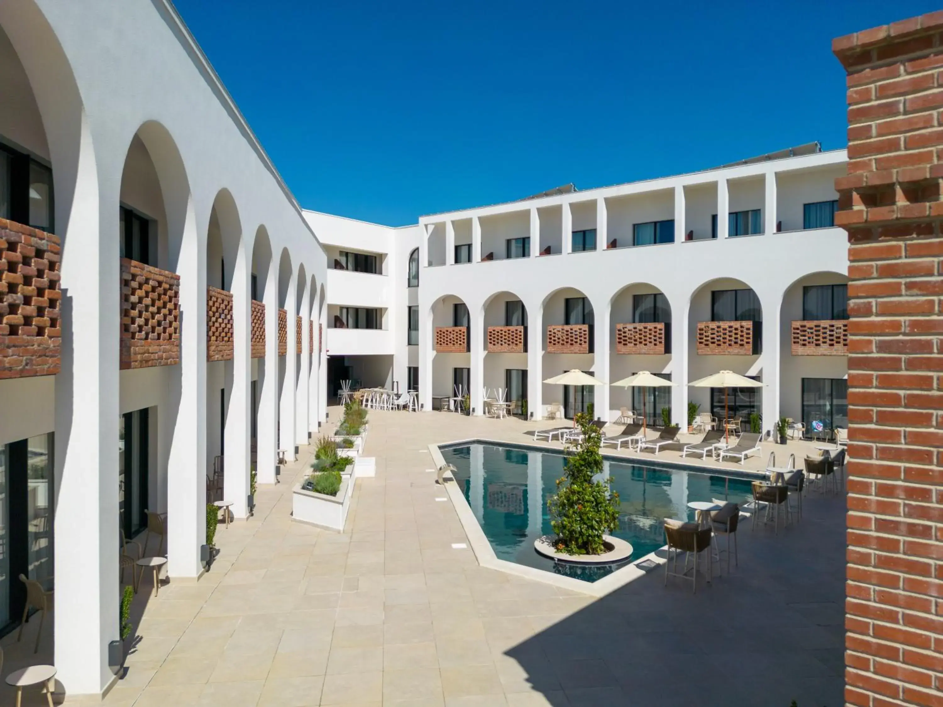 Pool view, Swimming Pool in Mercure Conacul Cozieni Resort