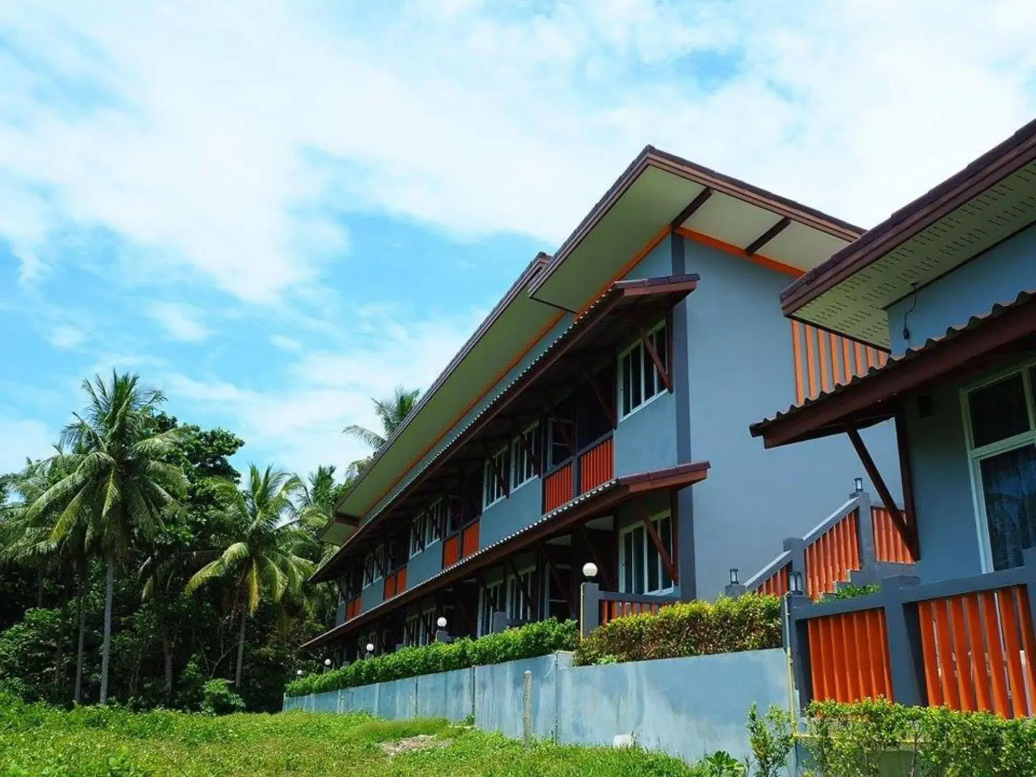 Facade/entrance, Property Building in The Sea @ Lanta Hotel