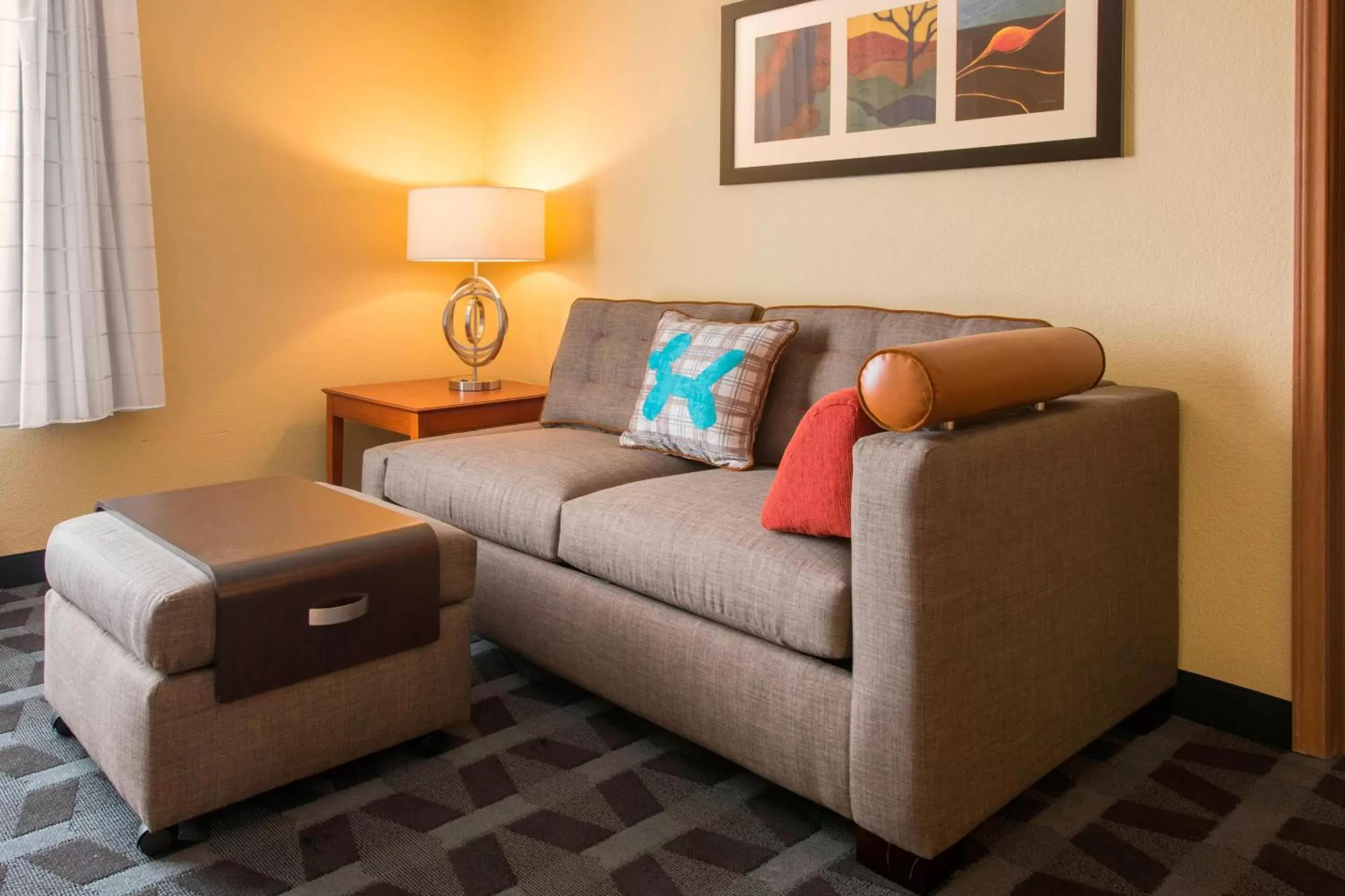 Photo of the whole room, Seating Area in TownePlace Suites Denver Tech Center