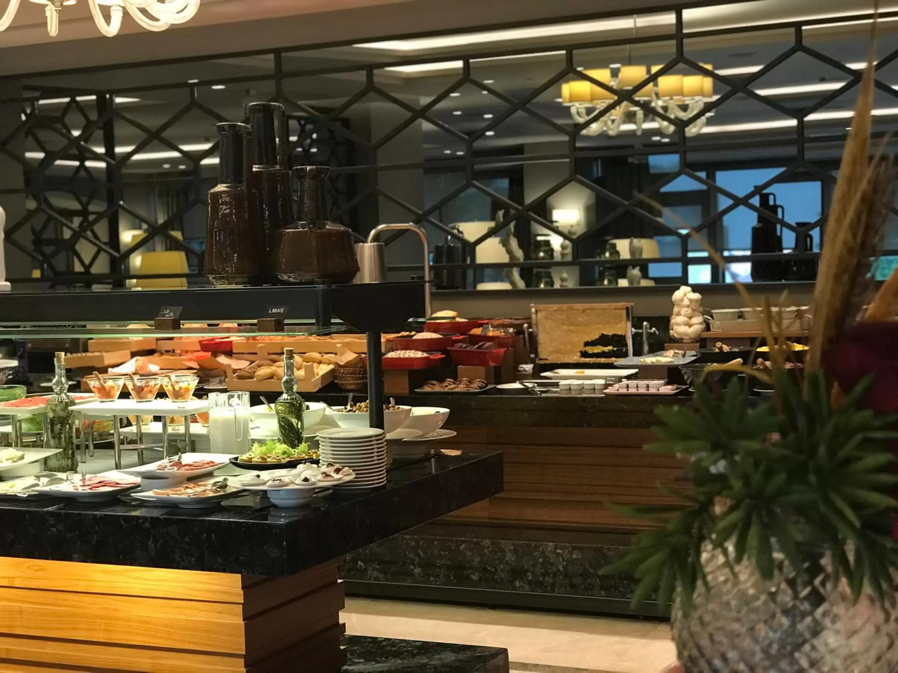 Breakfast, Restaurant/Places to Eat in Holiday Inn Bursa - City Centre, an IHG Hotel