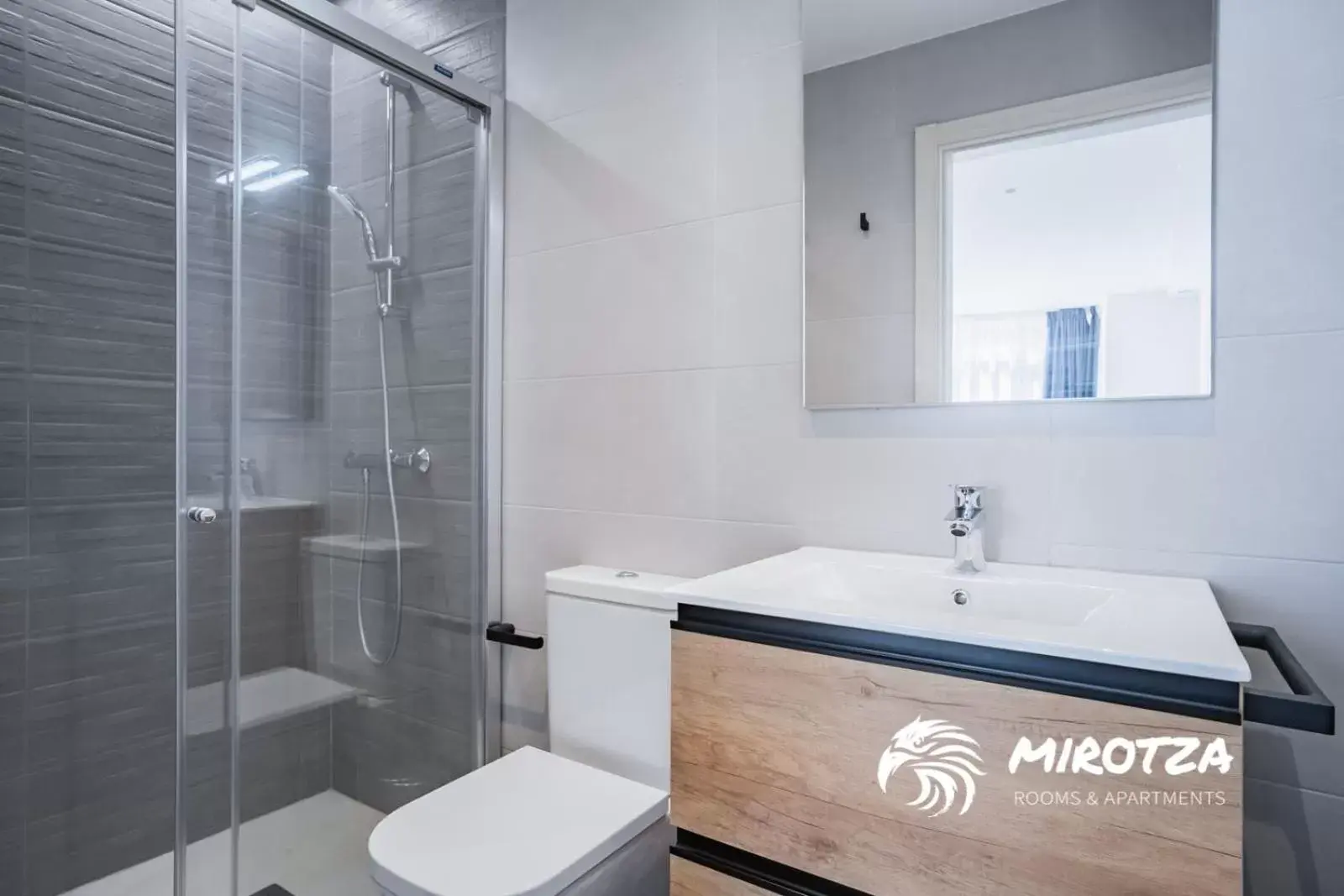 Bathroom in MIROTZA ROOMS AND APARTMENTS