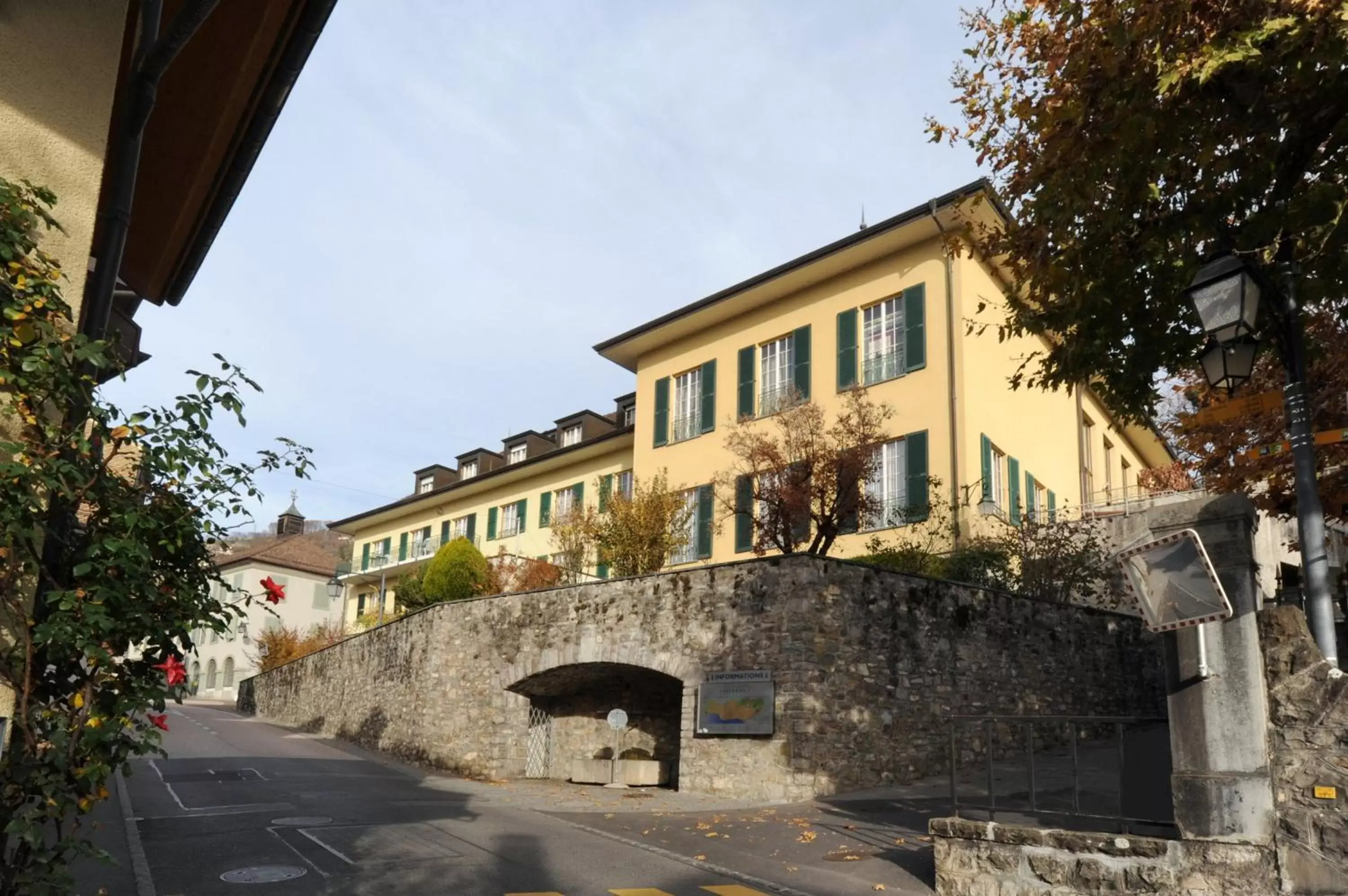 Property building in Châtonneyre Hotel & Restaurant