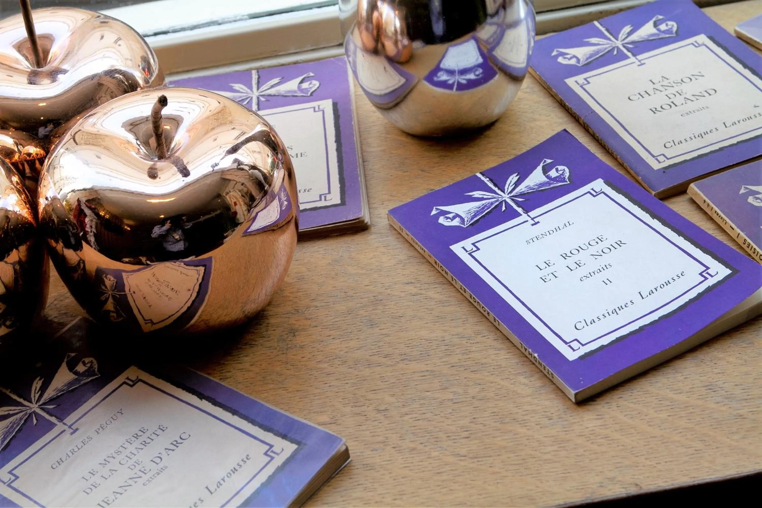 Communal lounge/ TV room in Hôtel du Théâtre by Patrick Hayat