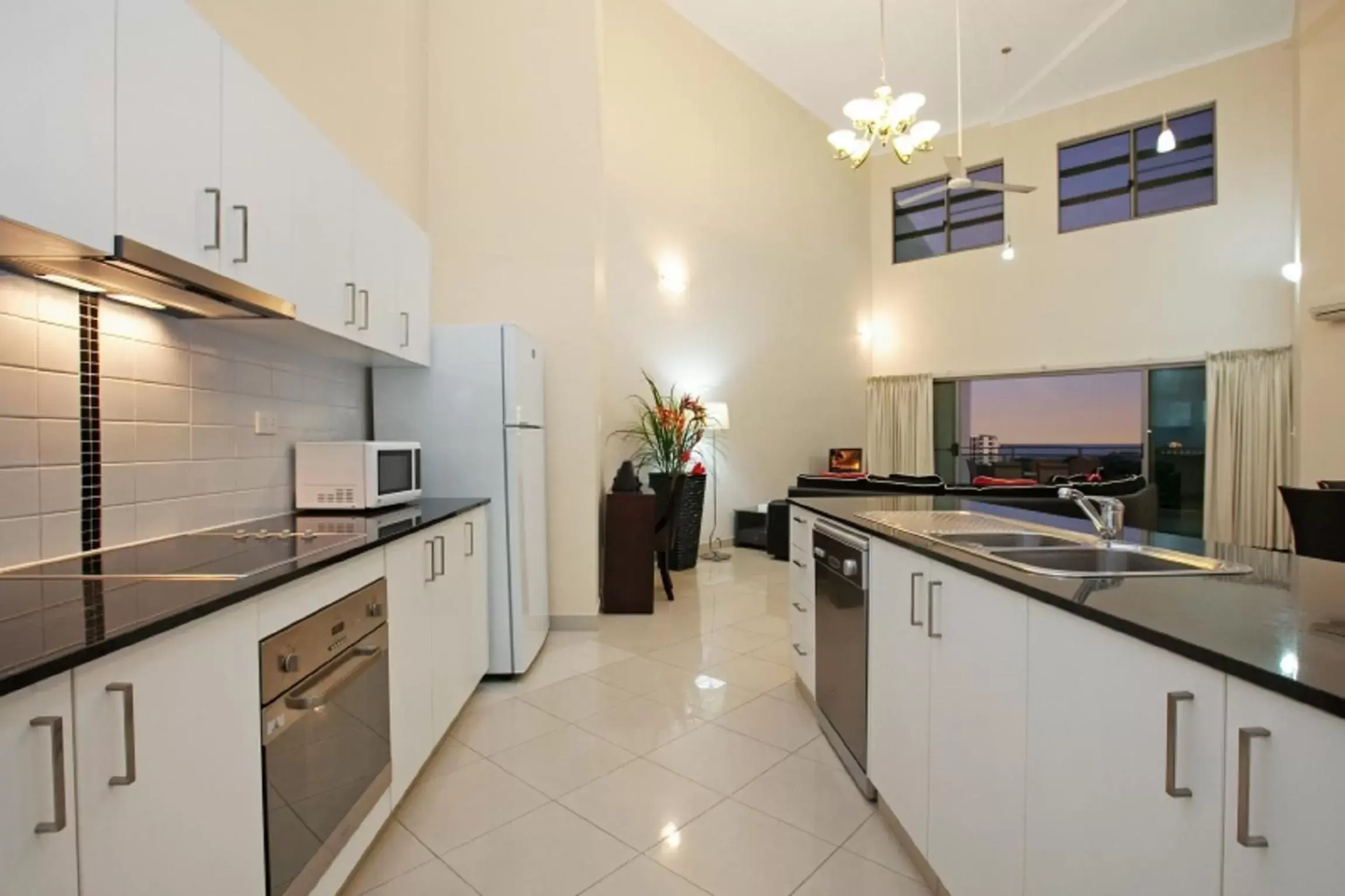 Kitchen or kitchenette, Kitchen/Kitchenette in Argus Apartments Darwin