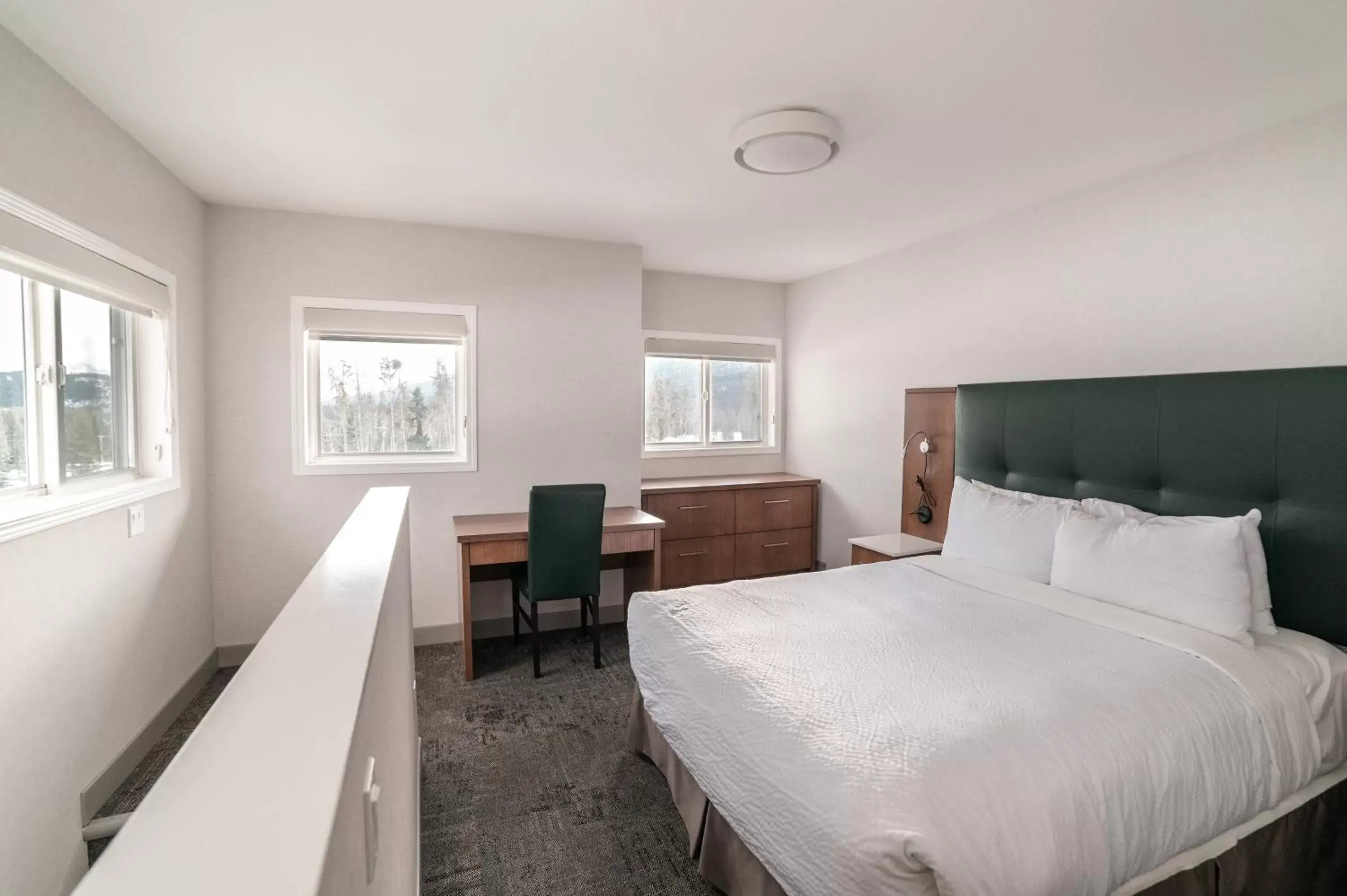 Bed in Mount Robson Inn