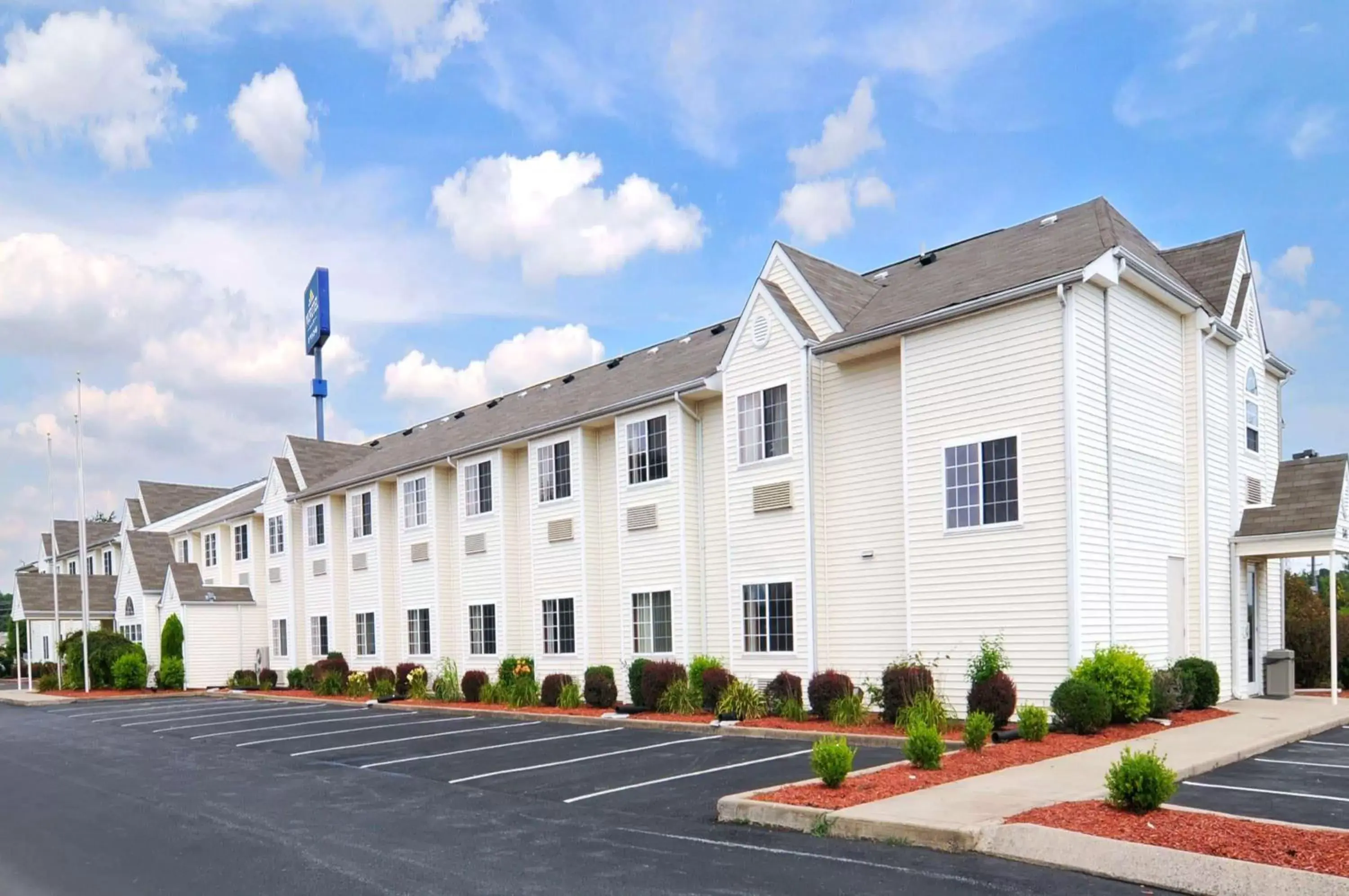 Property Building in Microtel Inn and Suites Clarksville