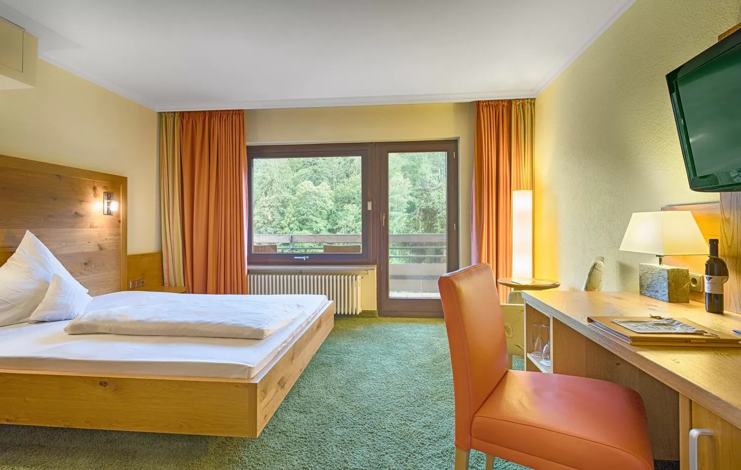 Balcony/Terrace, Bed in Ringhotel Mönch`s Waldhotel