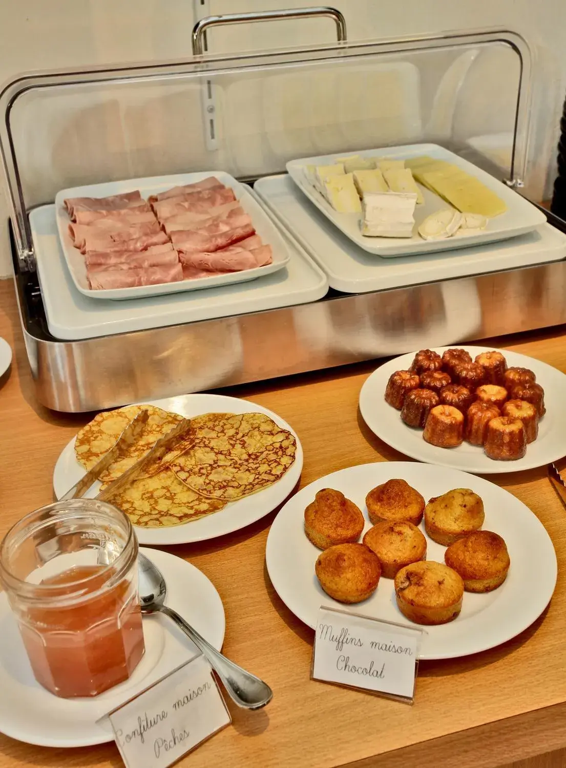 Buffet breakfast, Food in Hotel de Compostelle