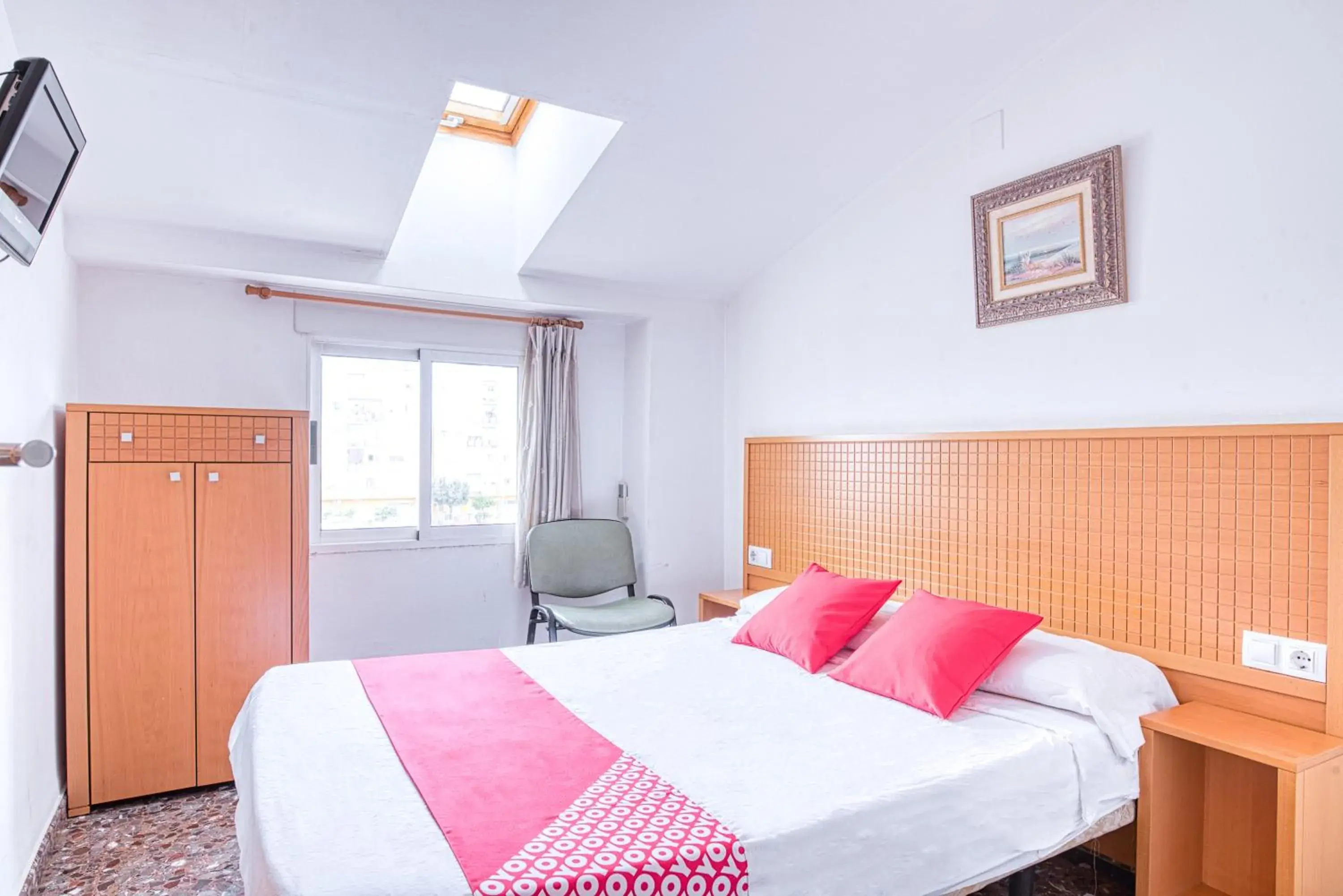 Bedroom, Bed in Hostal Nova Picanya