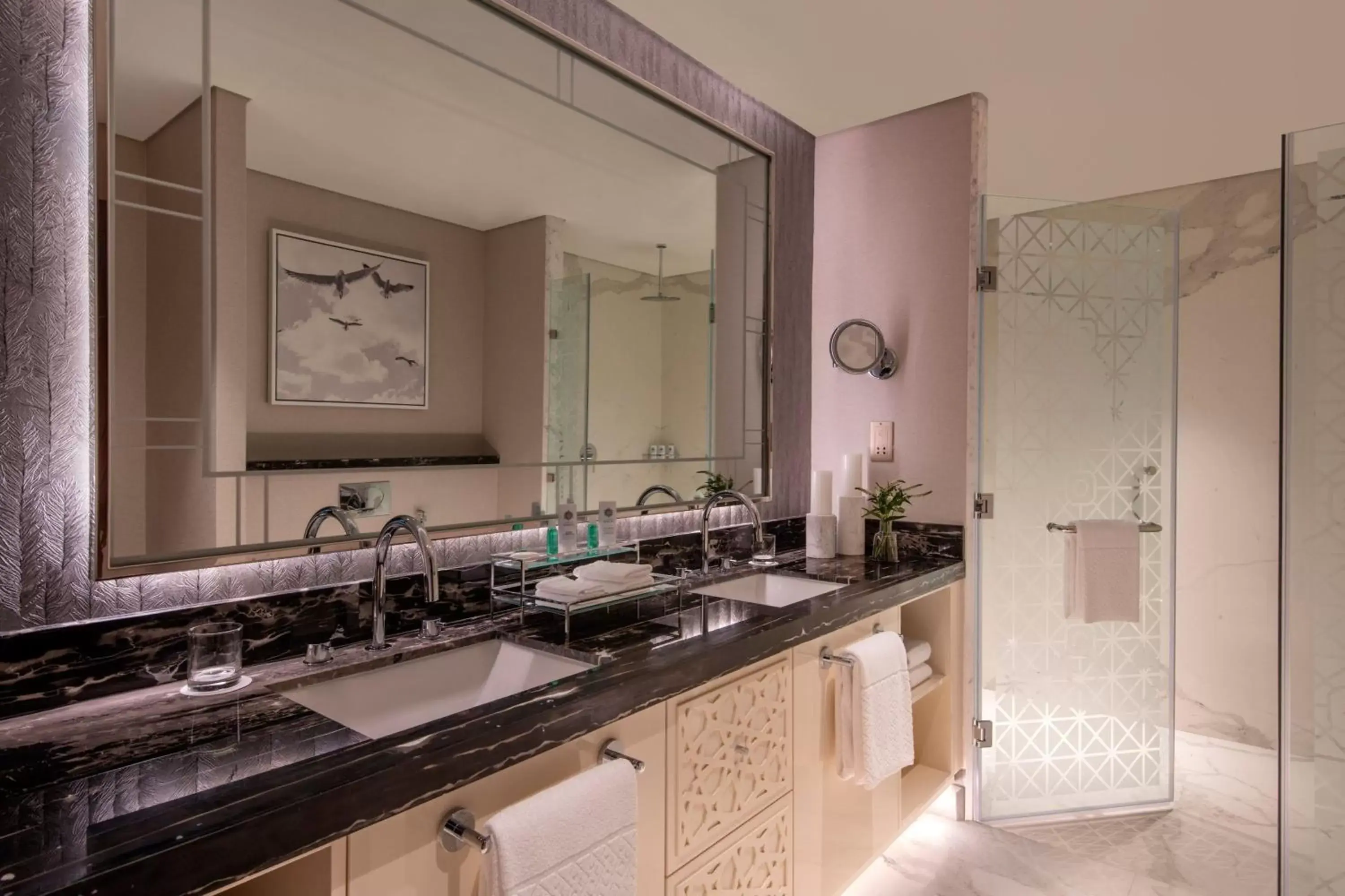 Bedroom, Kitchen/Kitchenette in The St Regis Marsa Arabia Island, The Pearl Qatar