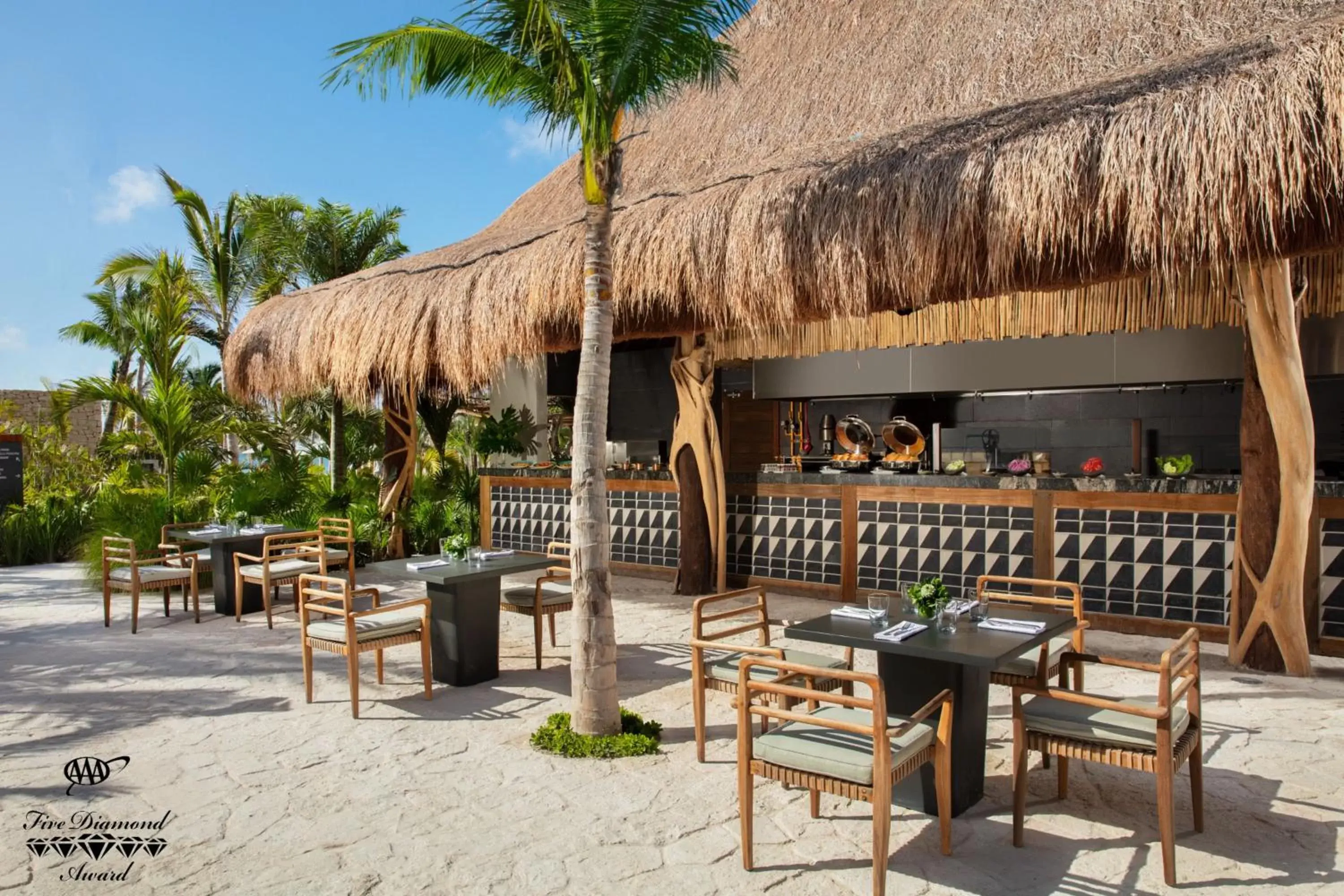 Restaurant/places to eat, Lounge/Bar in Secrets Moxché Playa del Carmen - Adults Only - All Inclusive