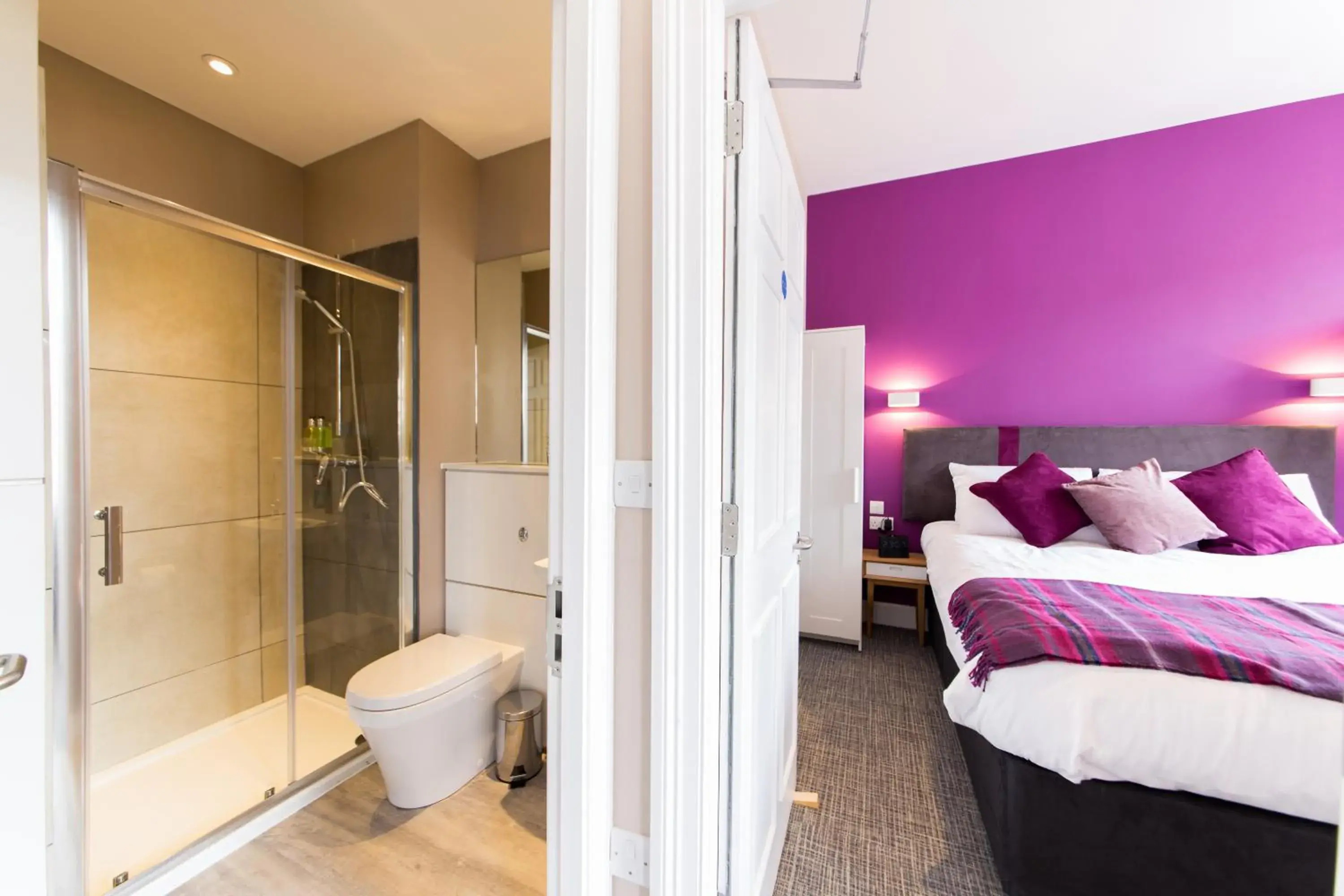 Bed, Bathroom in The Spires Serviced Apartments Edinburgh