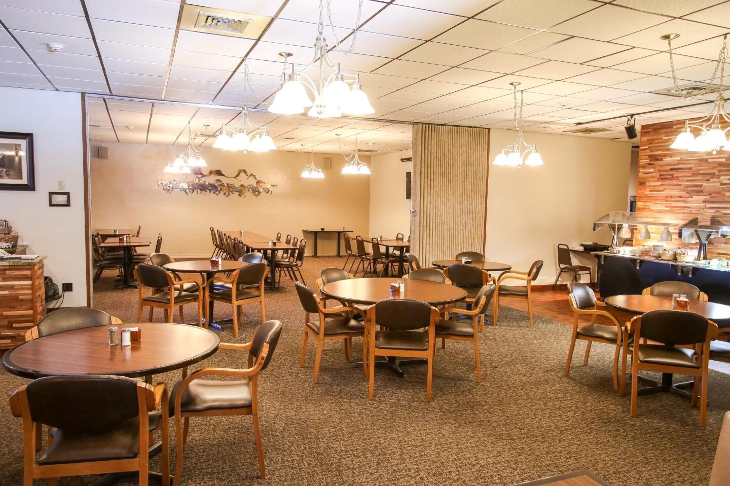 Restaurant/places to eat in Sundowner Station