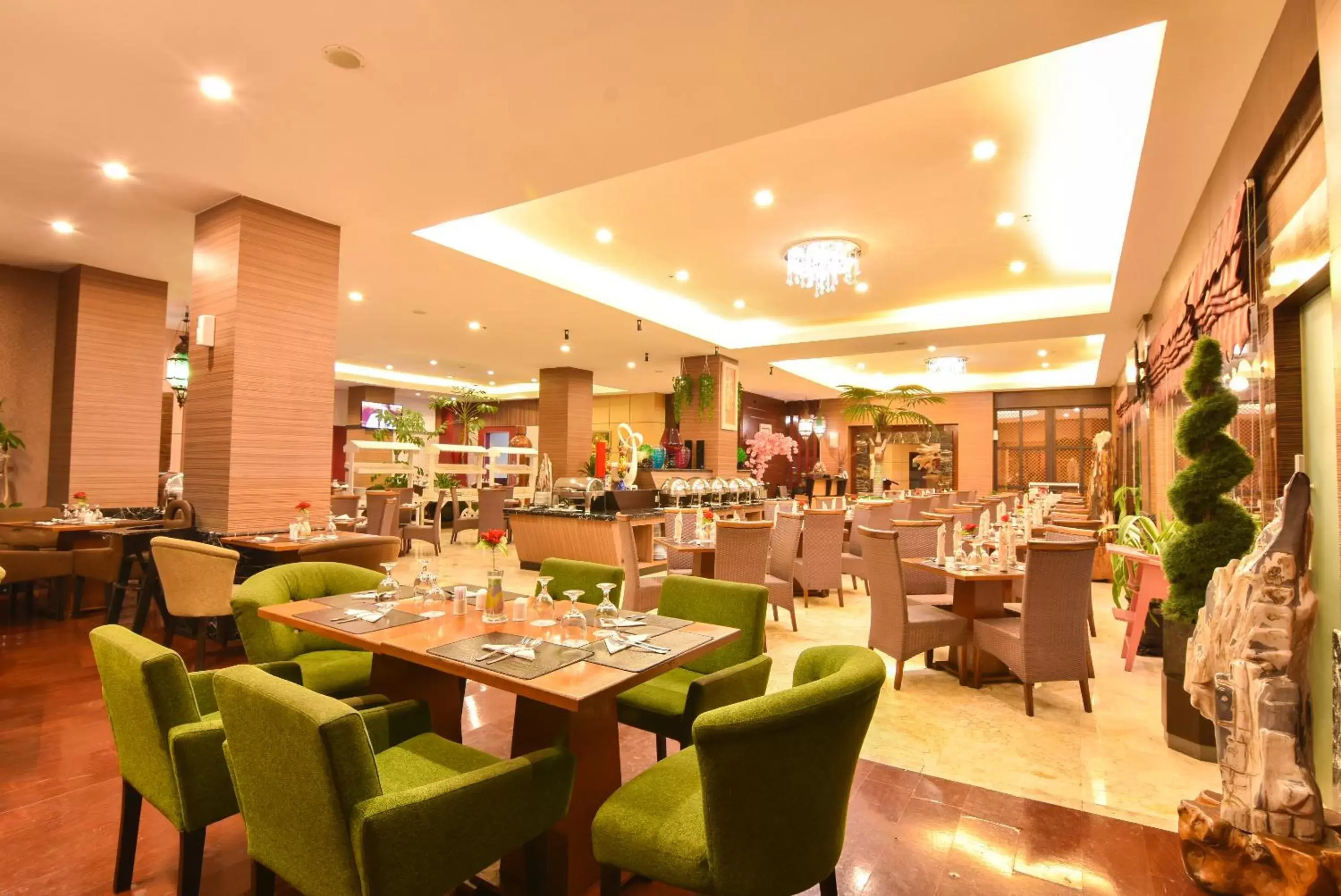 Restaurant/Places to Eat in Grand Rocky Hotel Bukittinggi