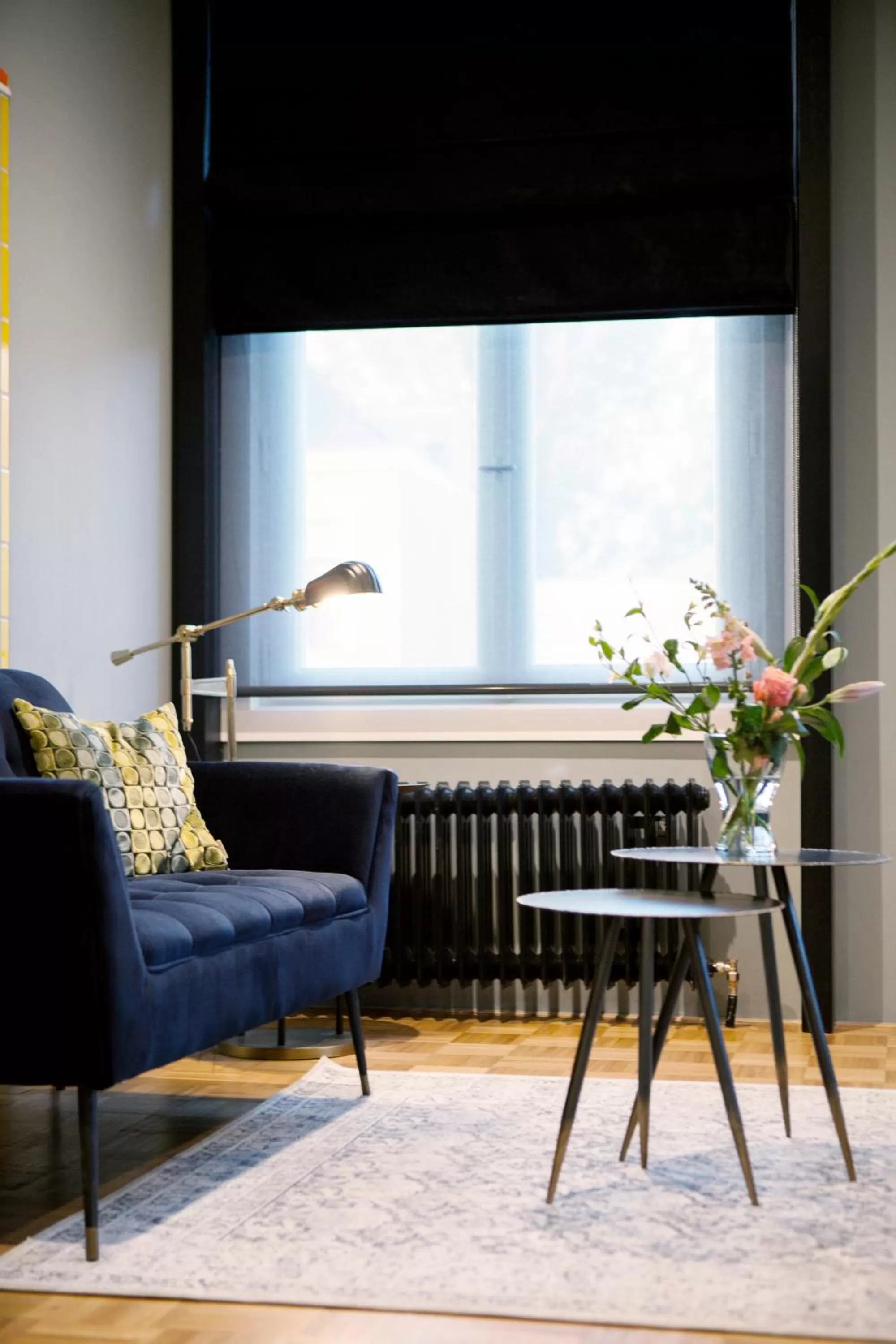 Communal lounge/ TV room in Quentin Zoo hotel