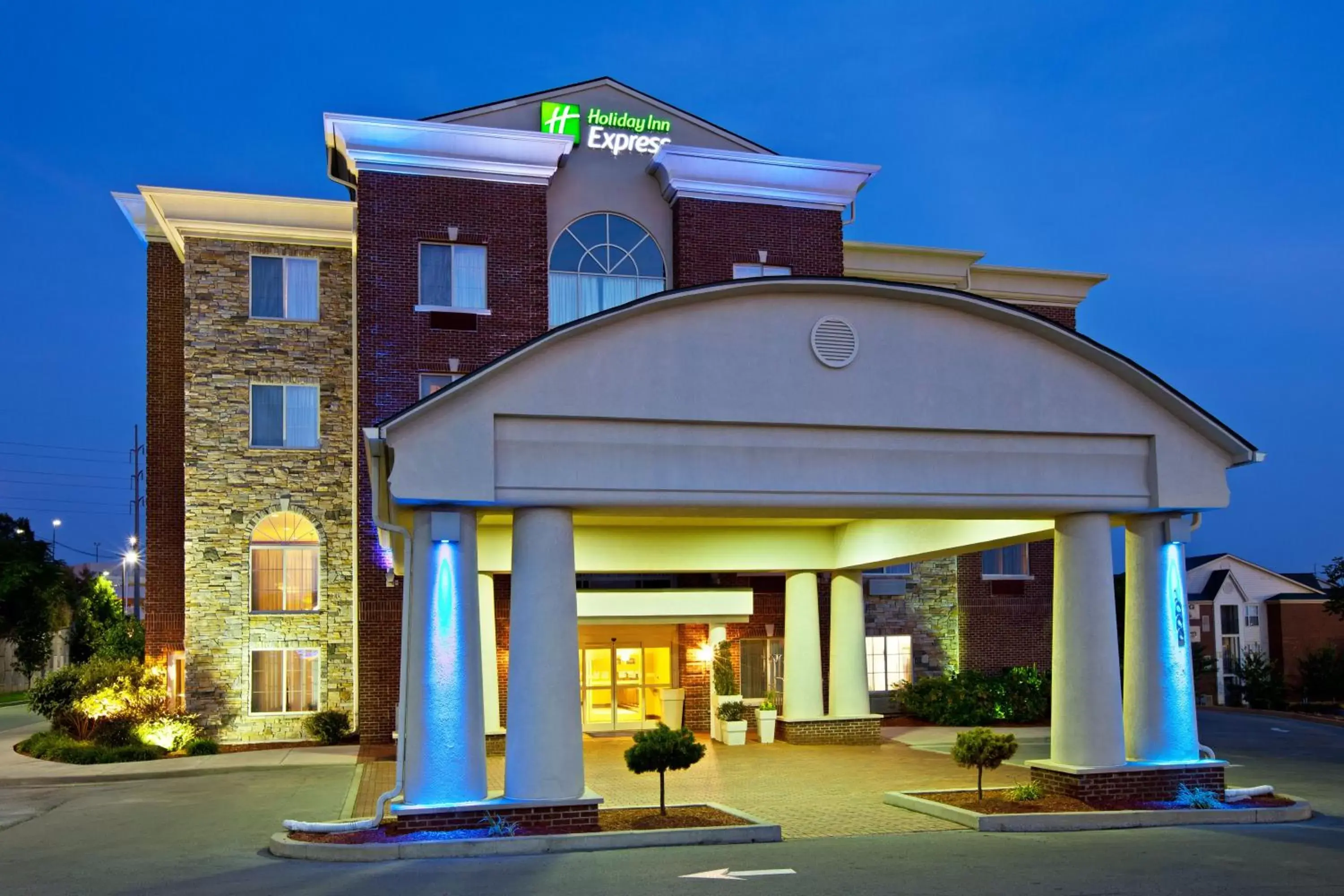 Property Building in Holiday Inn Express Hotel & Suites Lexington-Downtown University, an IHG Hotel