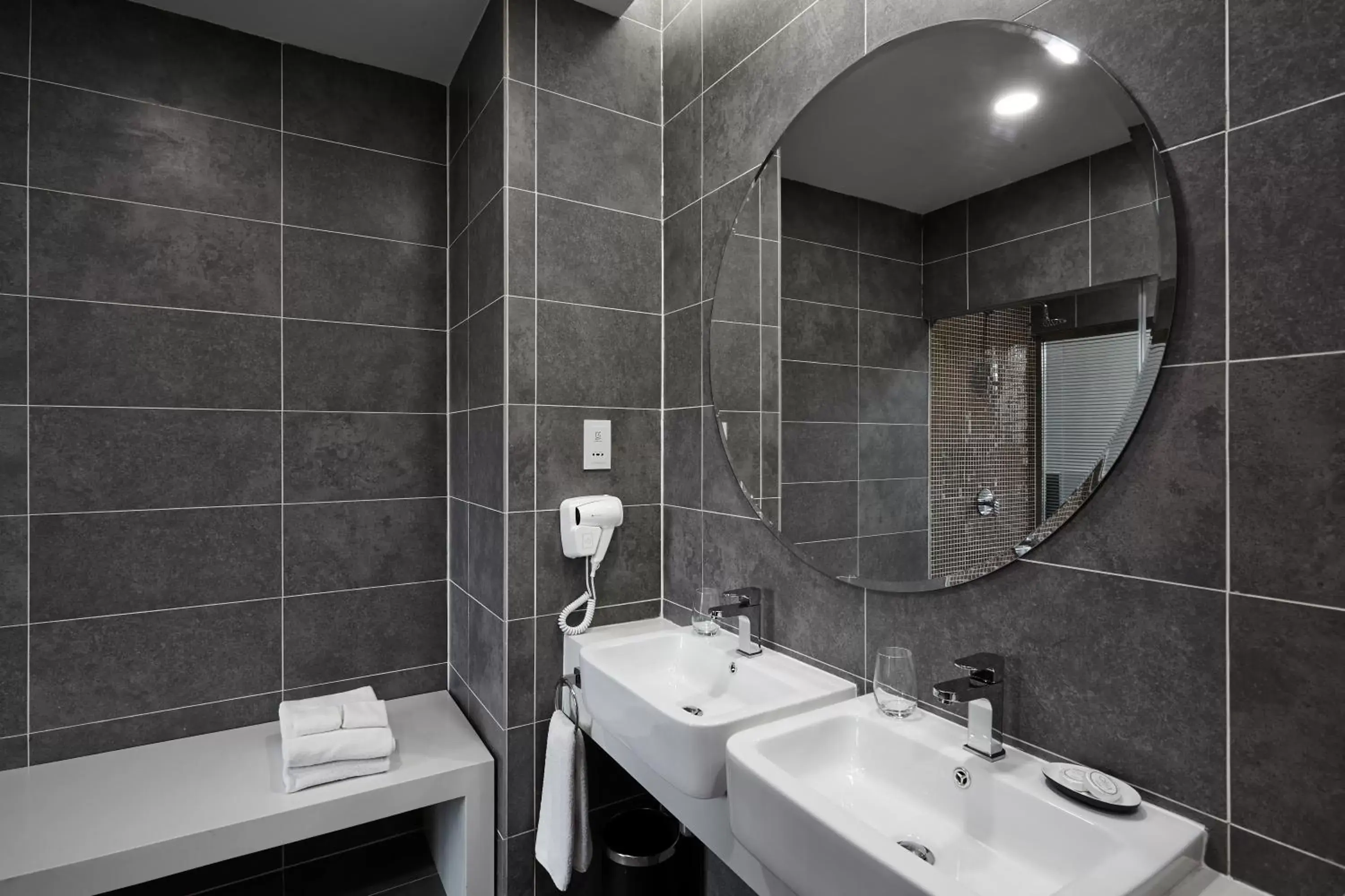 Hot Tub, Bathroom in Qliq Damansara Hotel