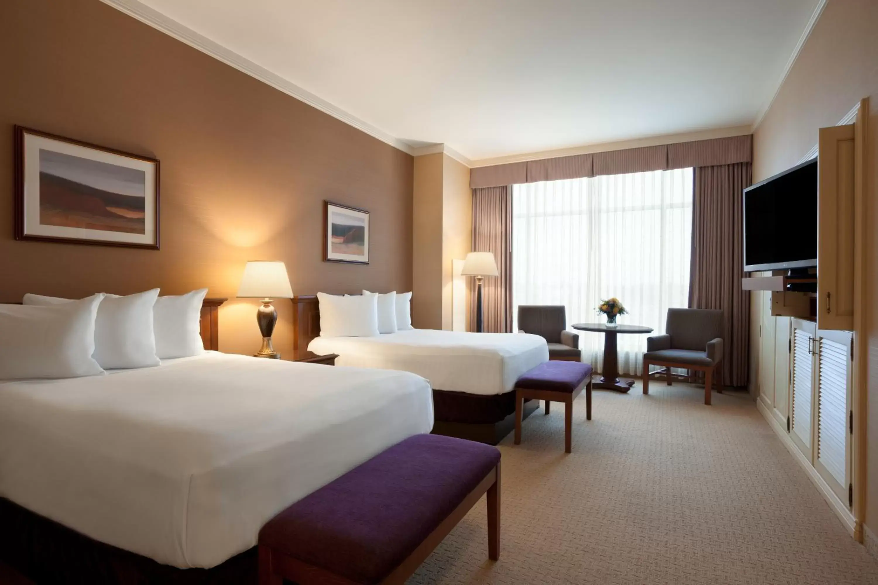 Bed, Room Photo in Harrah's Metropolis Hotel & Casino