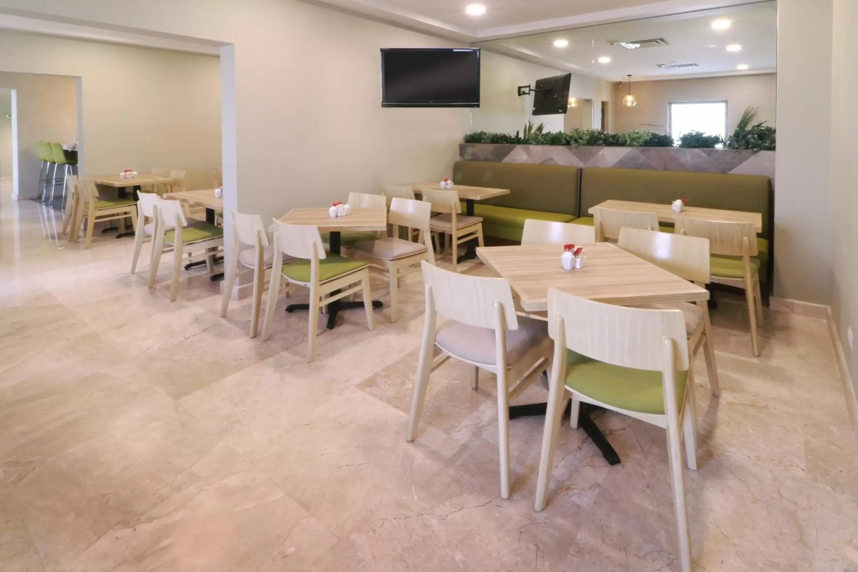 Restaurant/places to eat in Wyndham Garden Monterrey Valle Real Restaurant/places to eat in Wyndham Garden Monterrey Valle Real