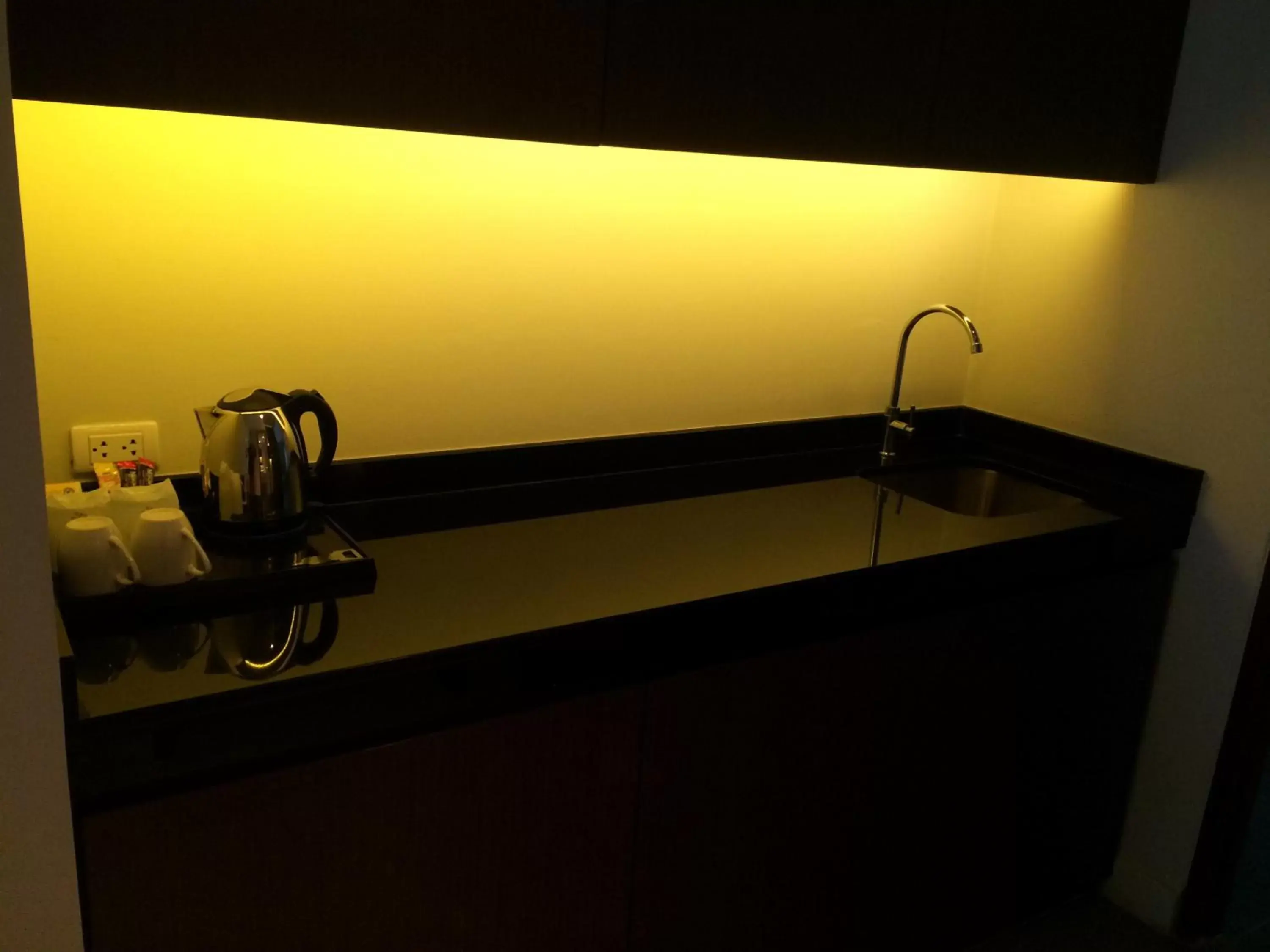 Coffee/tea facilities in Season Five Hotel "SHA Certified"