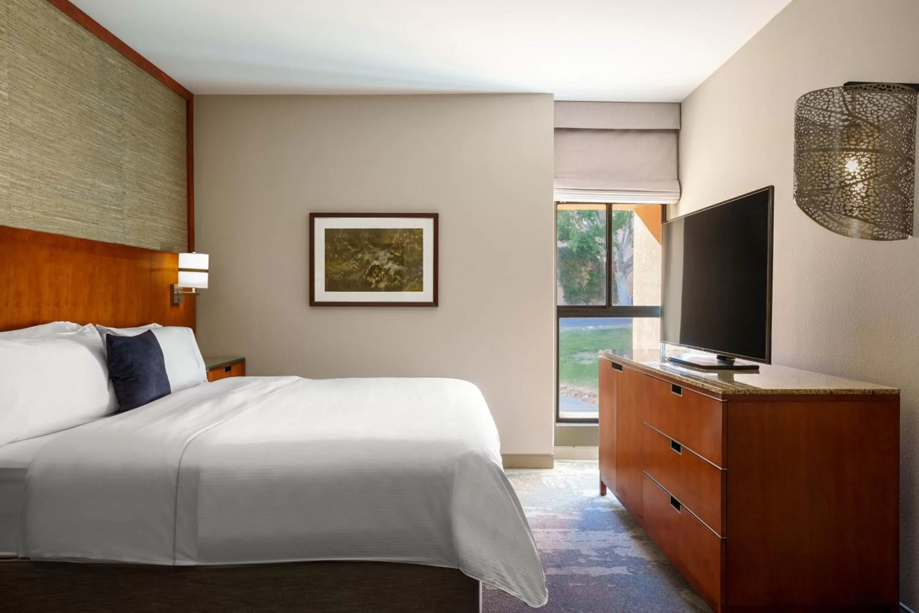 Bedroom, TV/Entertainment Center in The Westin Rancho Mirage Golf Resort & Spa