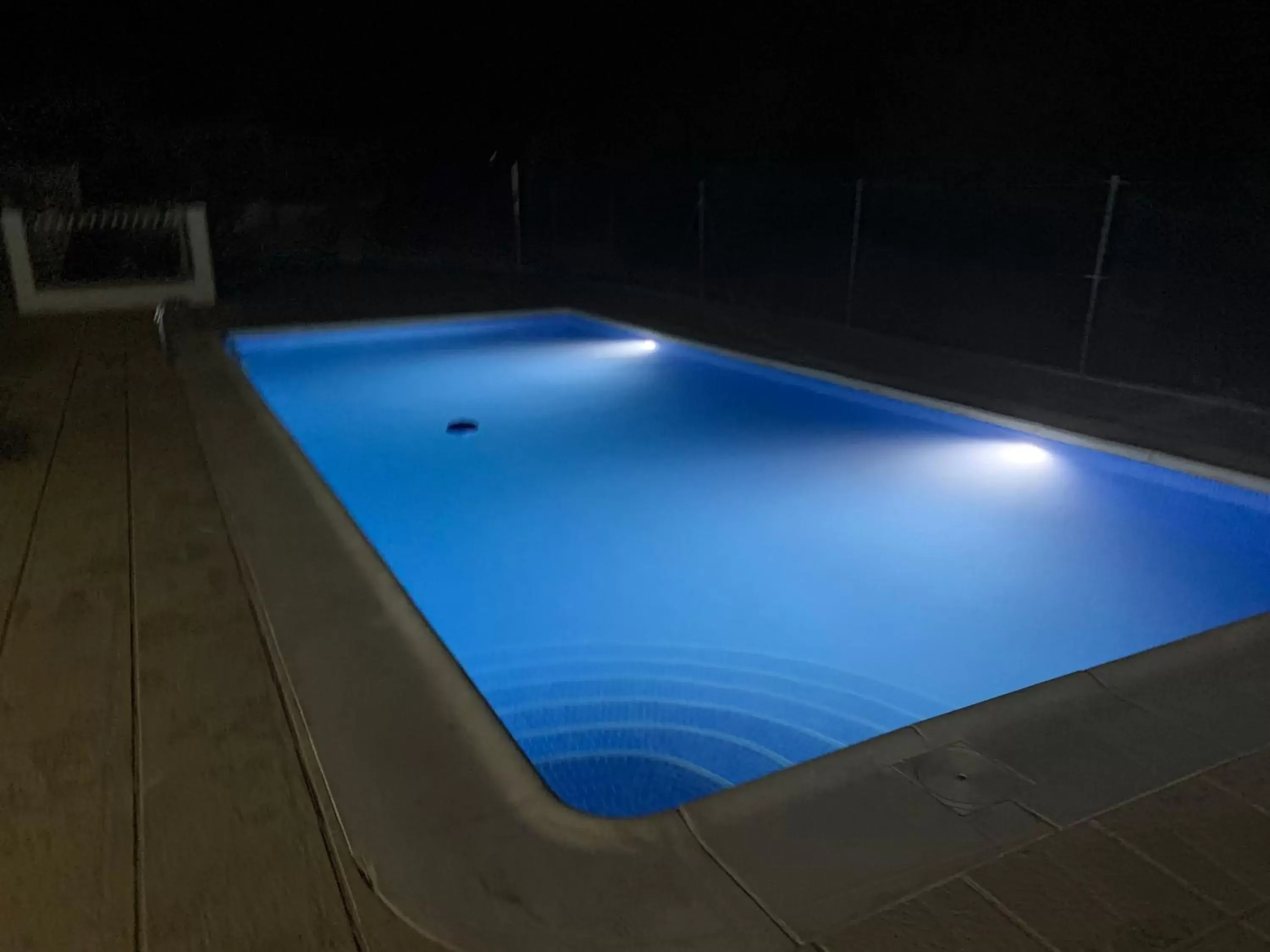 Swimming Pool in B&B Casa Blanca Oria