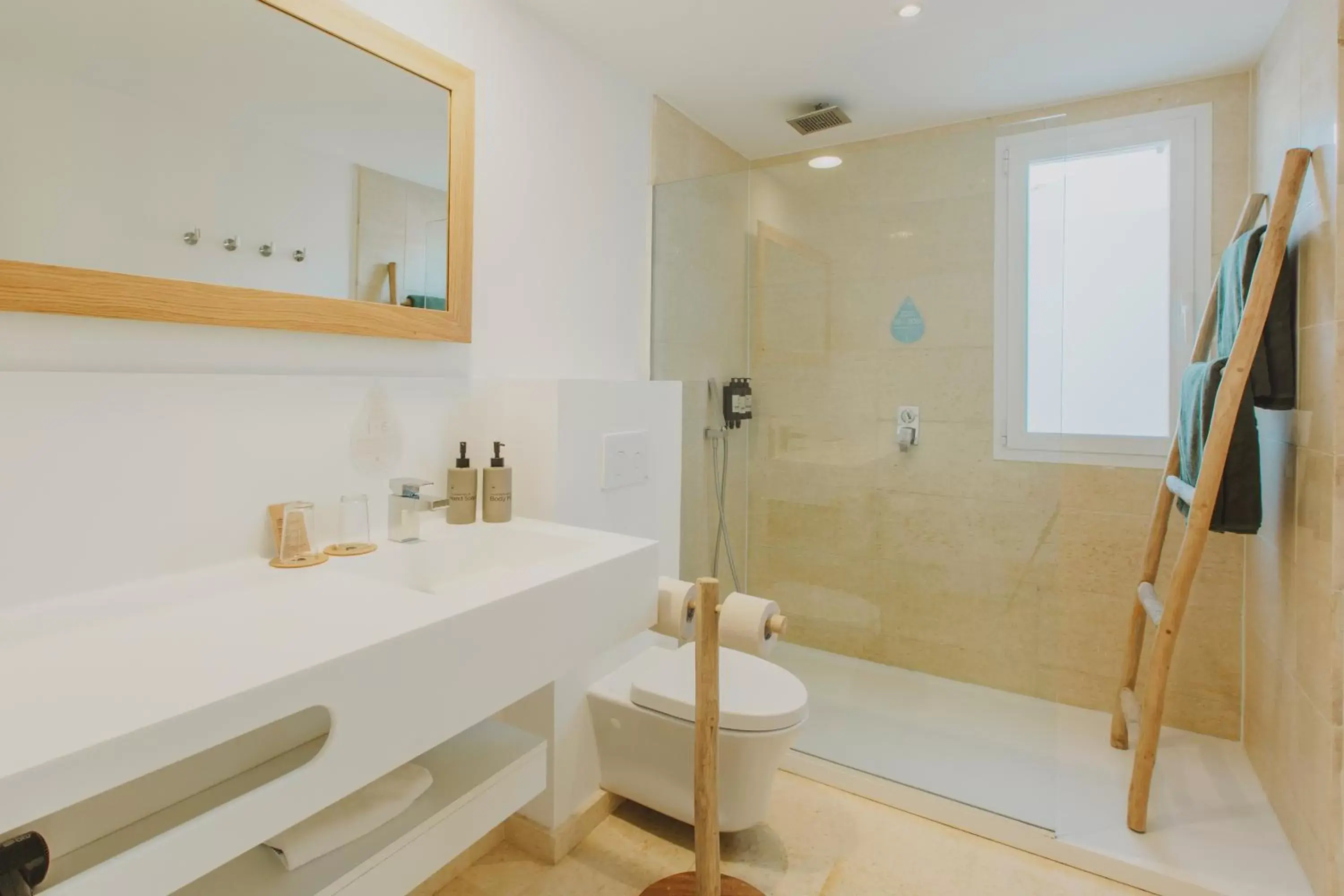 Bathroom in Lago Resort Menorca - Villas & Bungalows del Lago