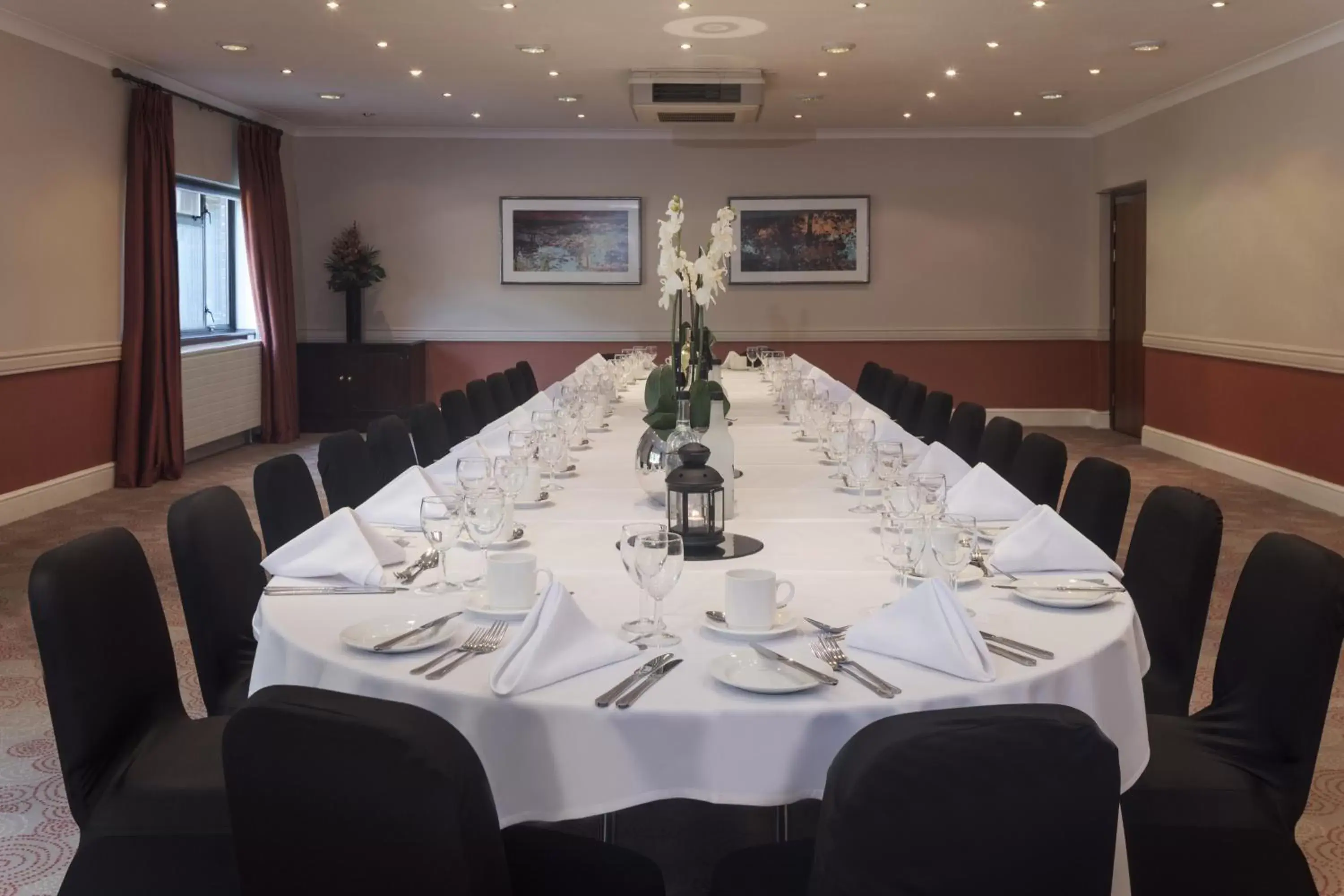 Banquet/Function facilities, Restaurant/Places to Eat in Stratford Manor Hotel