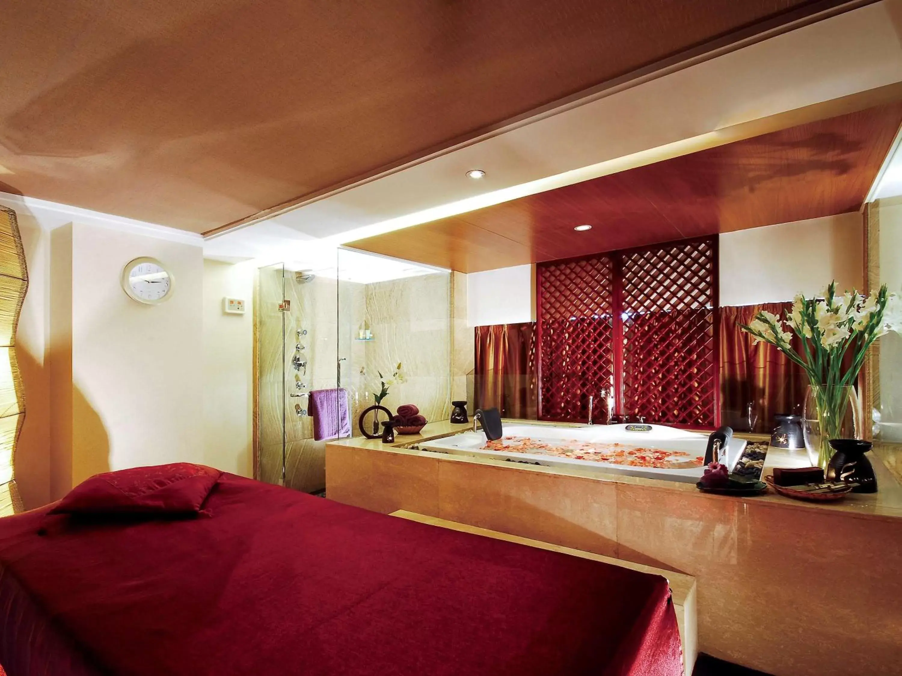 Spa and wellness centre/facilities, Bed in Sofitel Xi'an On Renmin Square Spa and wellness centre/facilities, Bed in Sofitel Xi'an On Renmin Square