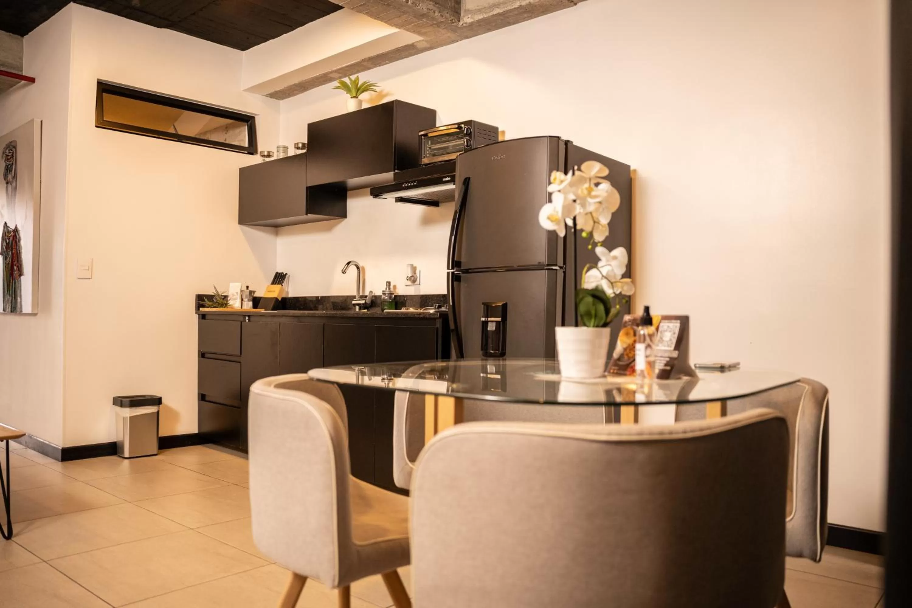 Kitchen or kitchenette in The Coffee Club Apartahotel