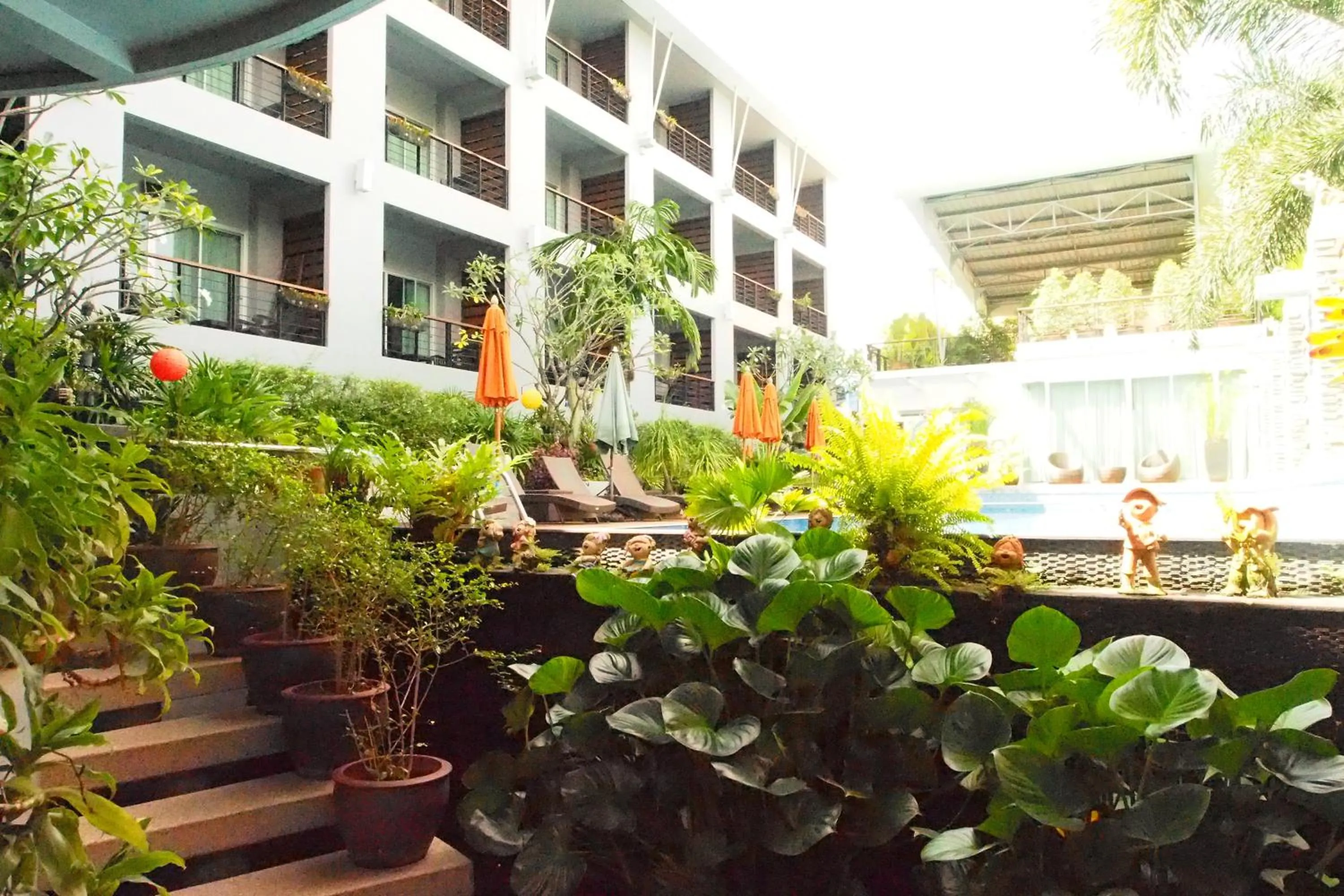 Facade/entrance in Baan Suwantawe