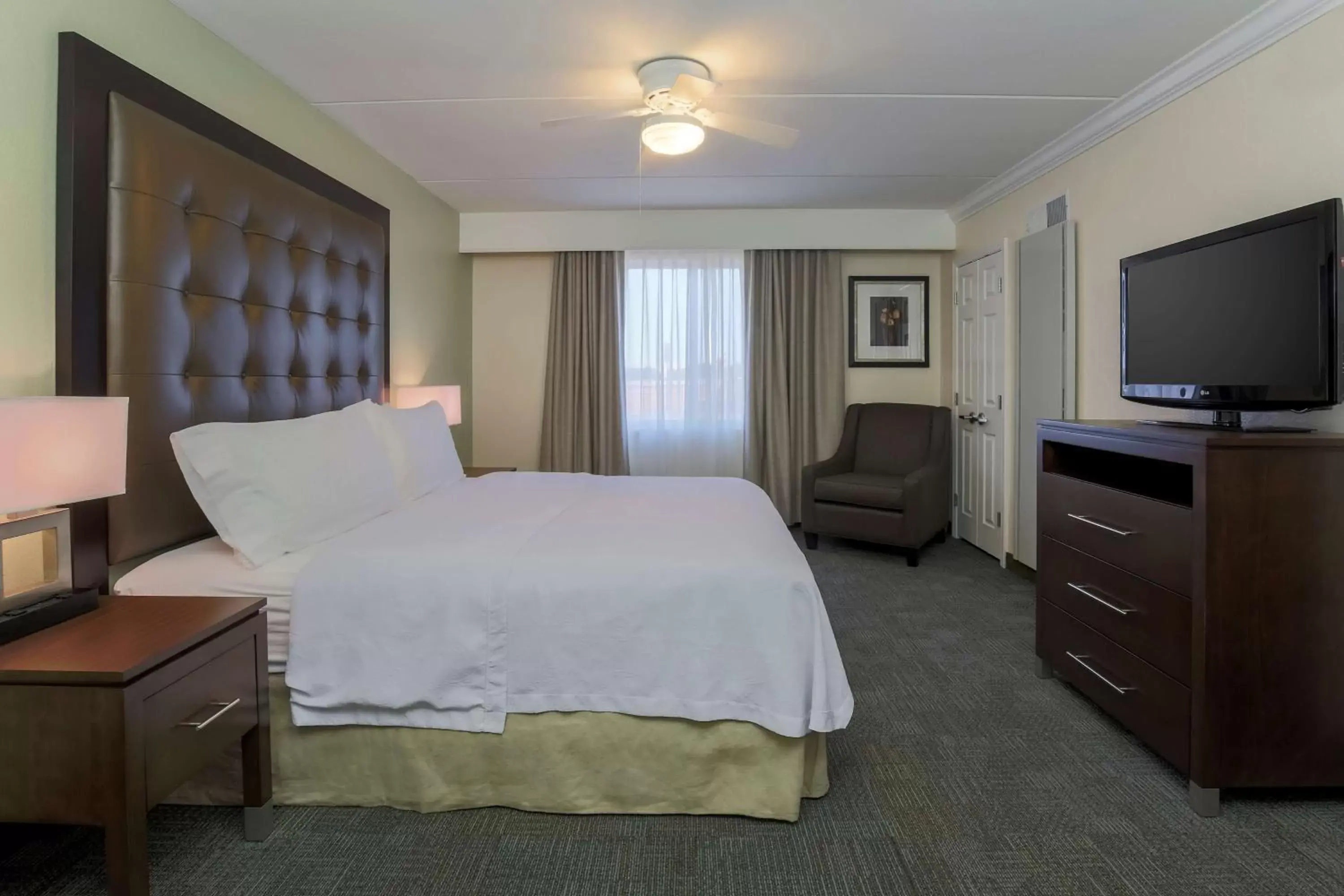 Bed in Homewood Suites by Hilton Ft. Worth-North at Fossil Creek