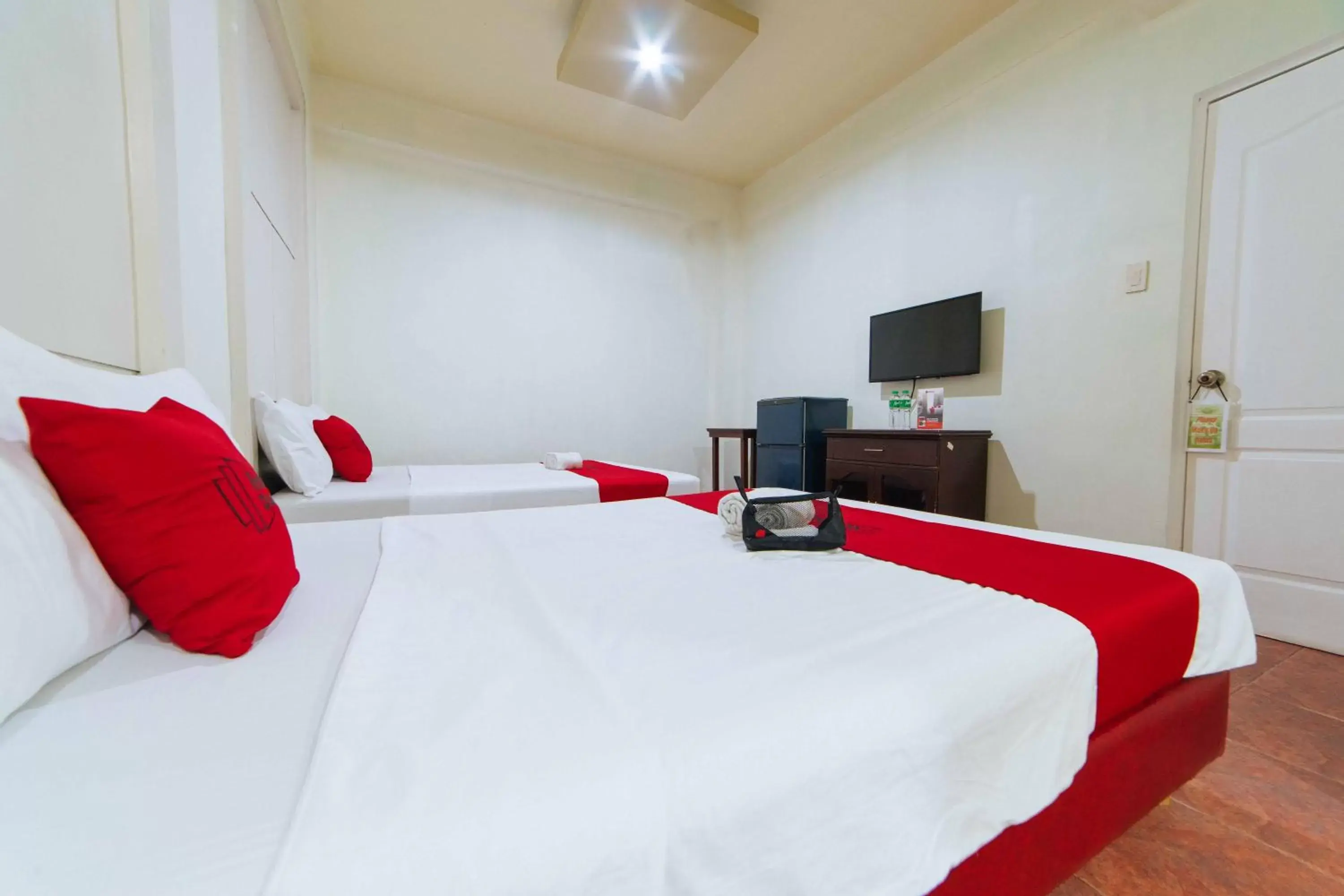 Bedroom, Bed in RedDoorz near Walking Street Angeles City