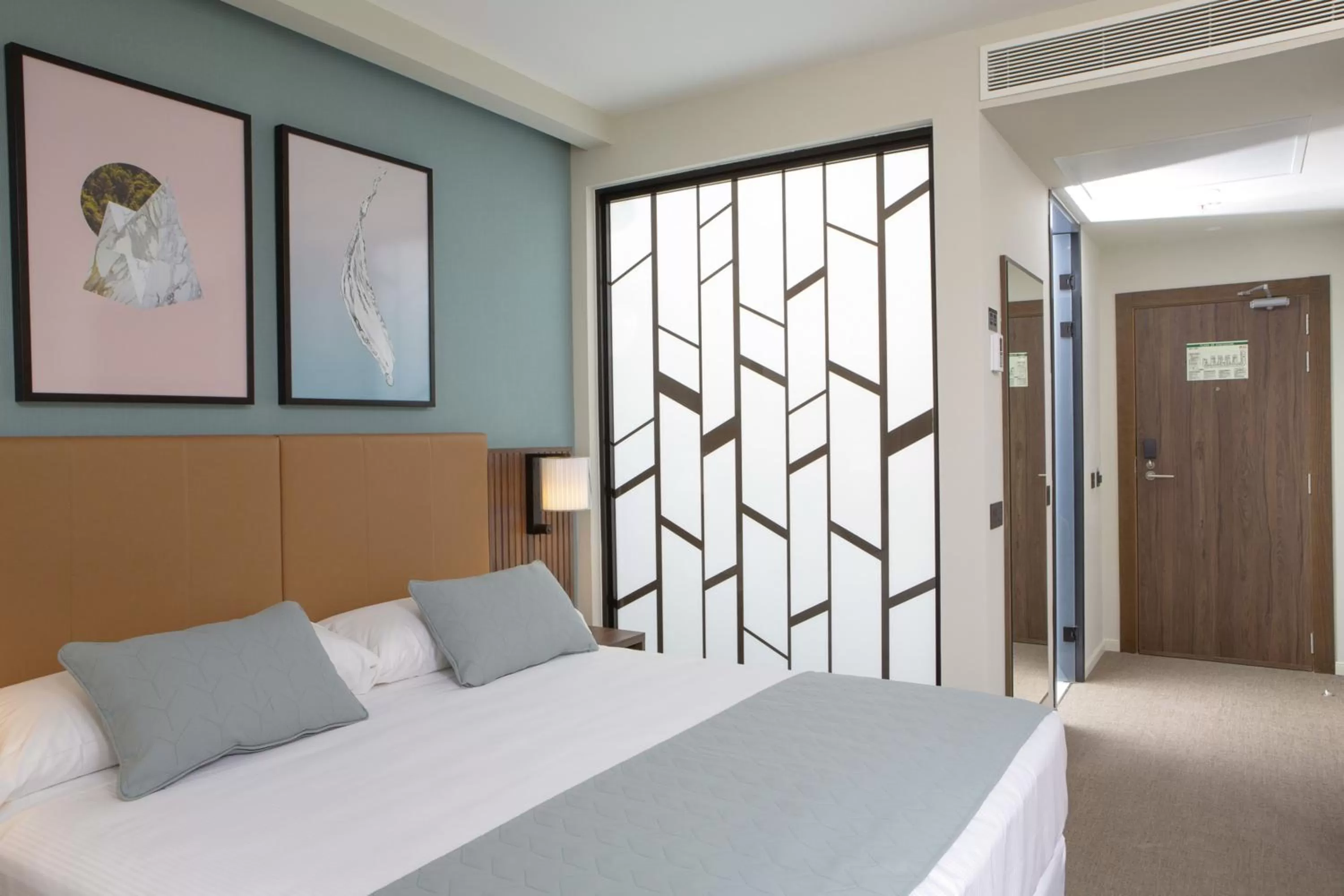 TV and multimedia, Bed in Riu Plaza España