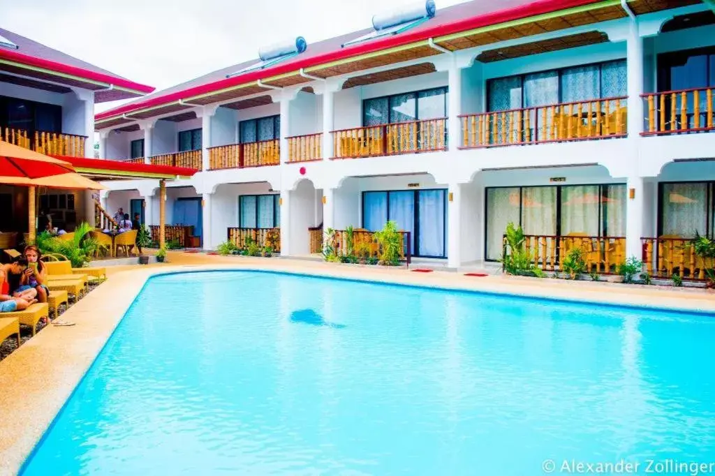 Swimming Pool in Alona Vida Beach Hill Resort