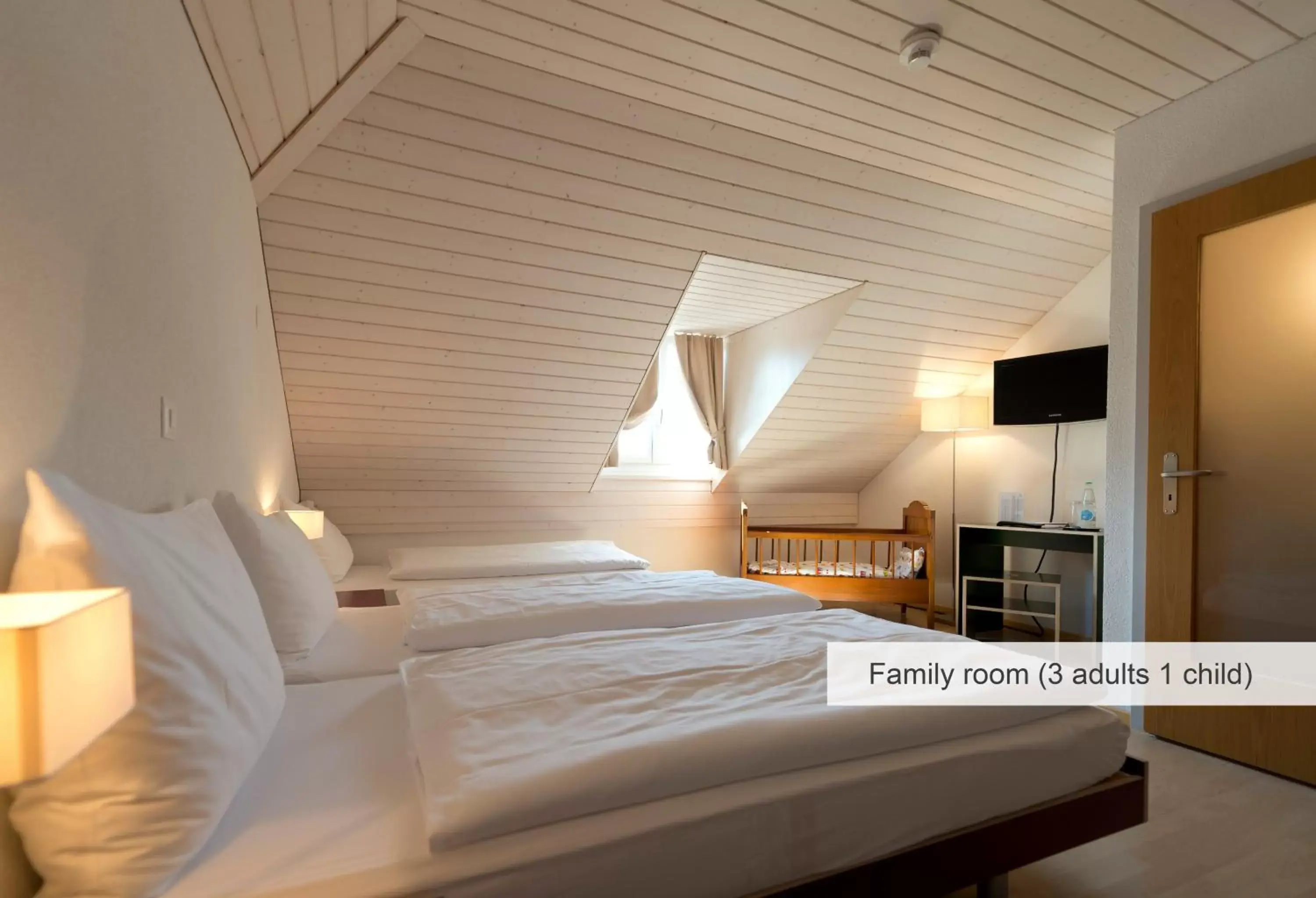 Family Room in Bären Self Check-in Hotel