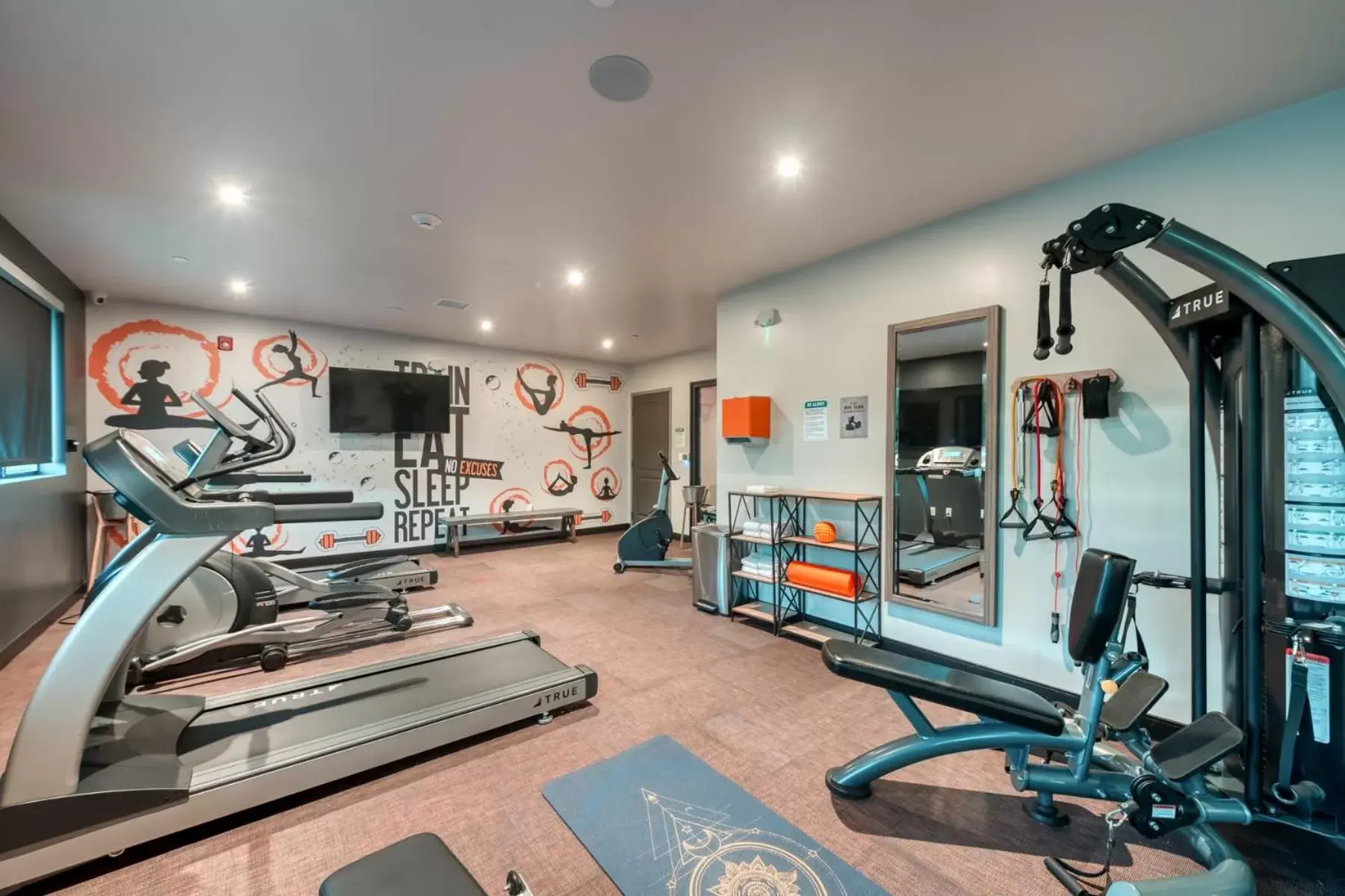 Fitness centre/facilities, Fitness Center/Facilities in Hotel Lexen Newhall & Santa Clarita - Near Six Flags Magic Mountain