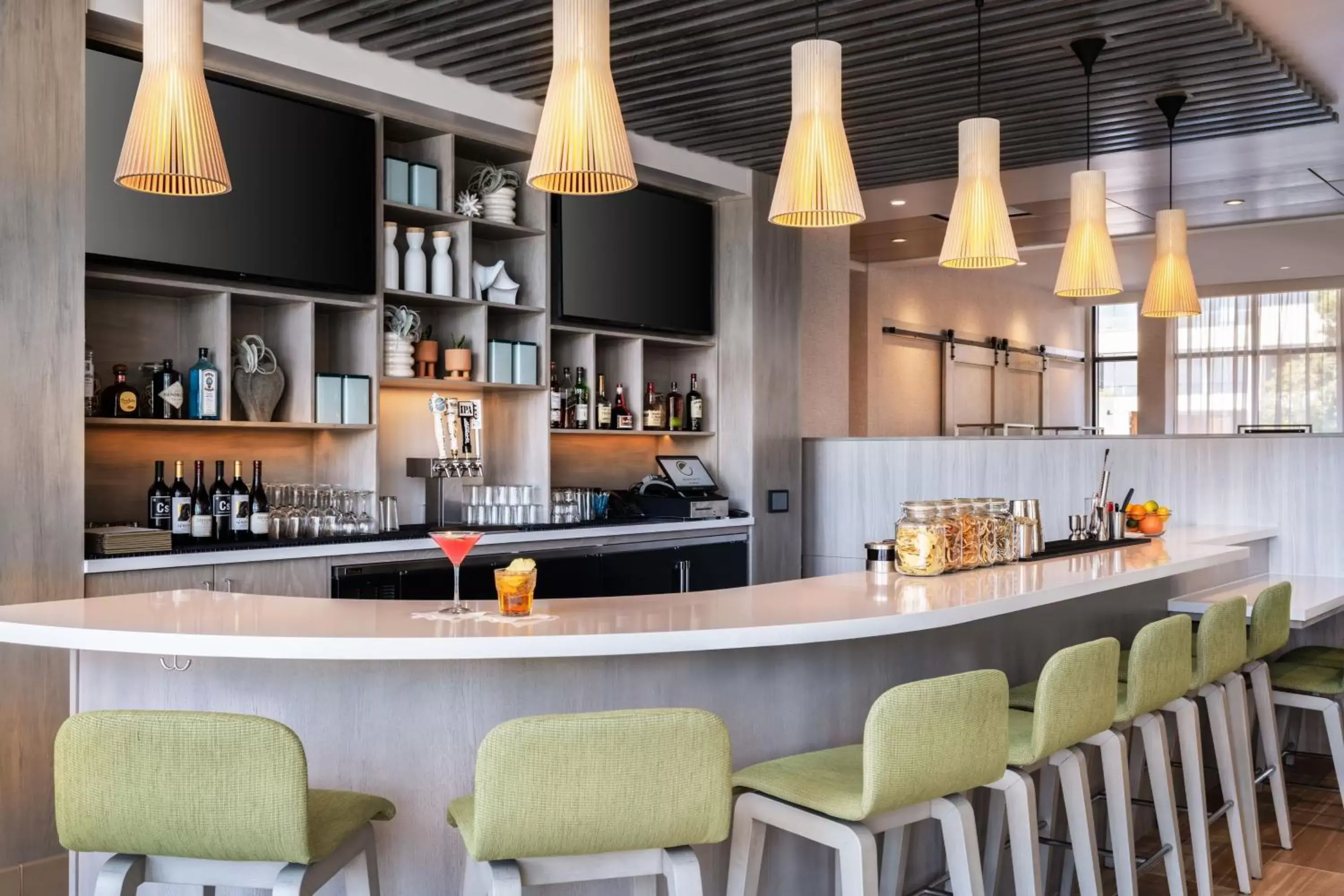 Lobby or reception, Kitchen/Kitchenette in Element San Jose Airport