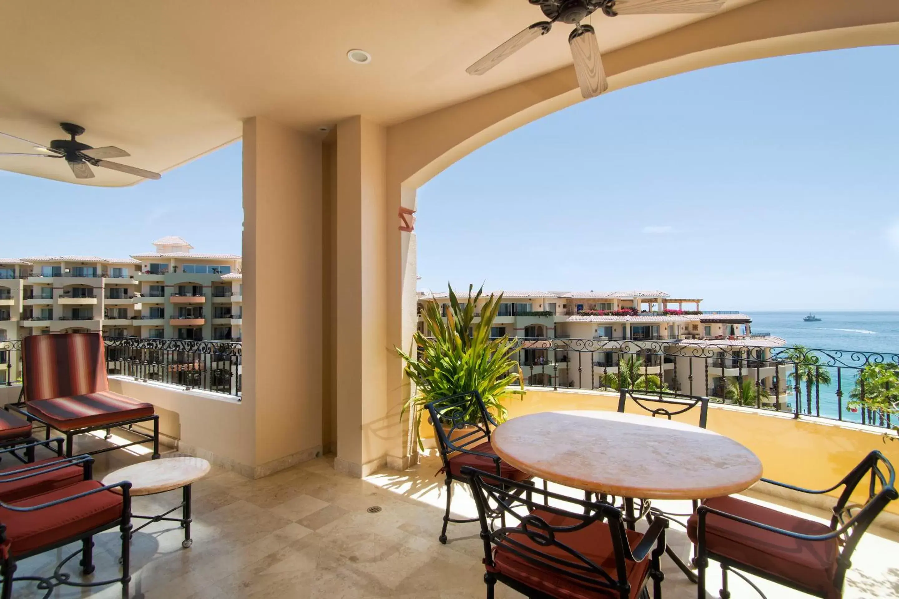 Balcony/Terrace in Villa la Estancia Beach Resort & Spa