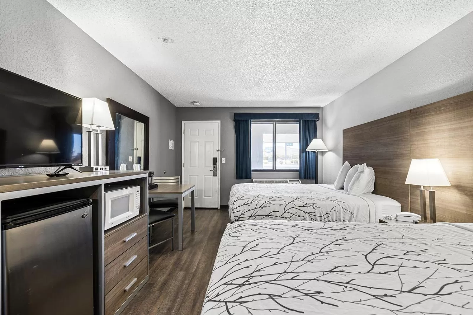 Photo of the whole room, Bed in GreenTree Inn Prescott Valley