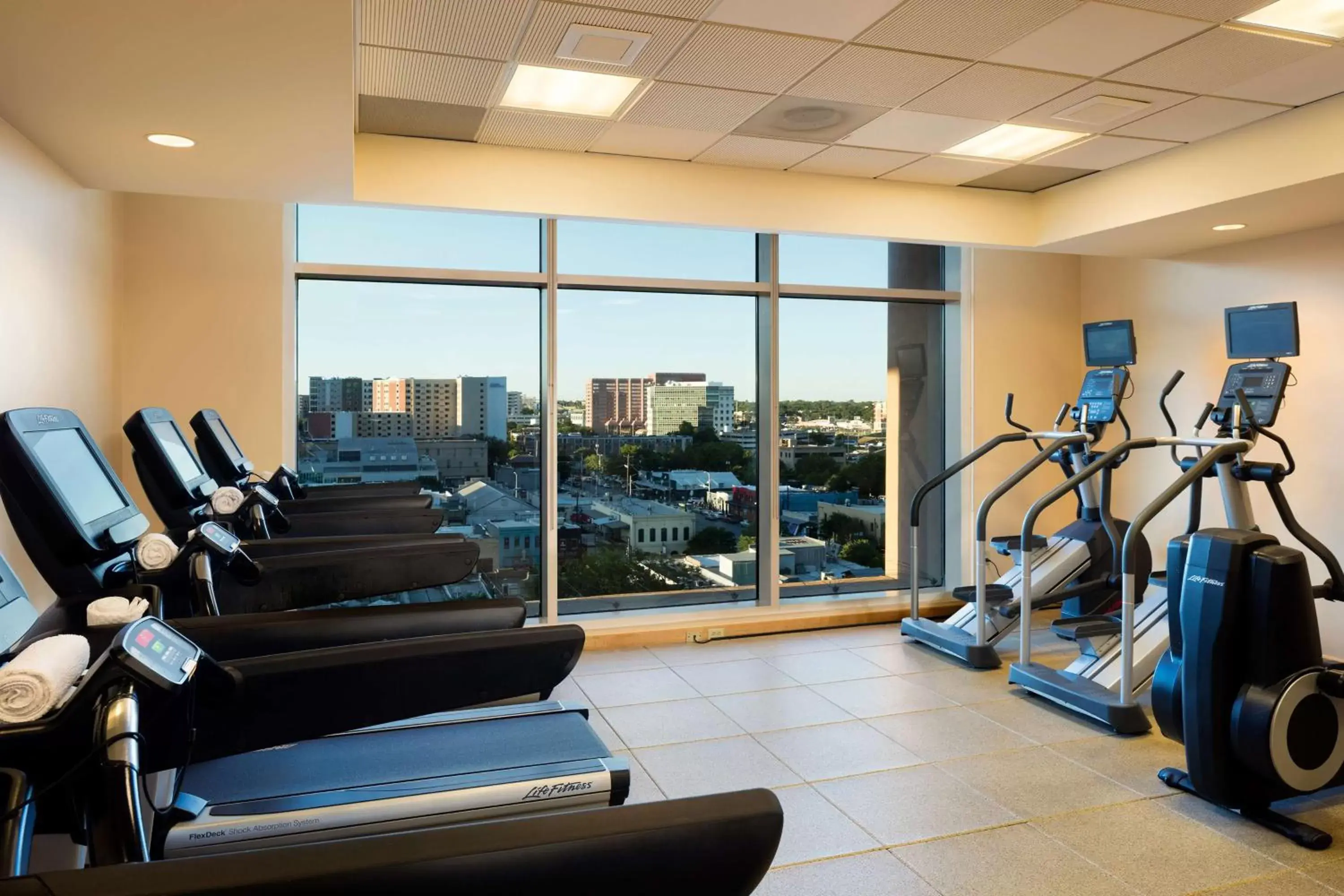 Fitness centre/facilities, Fitness Center/Facilities in Hilton Austin