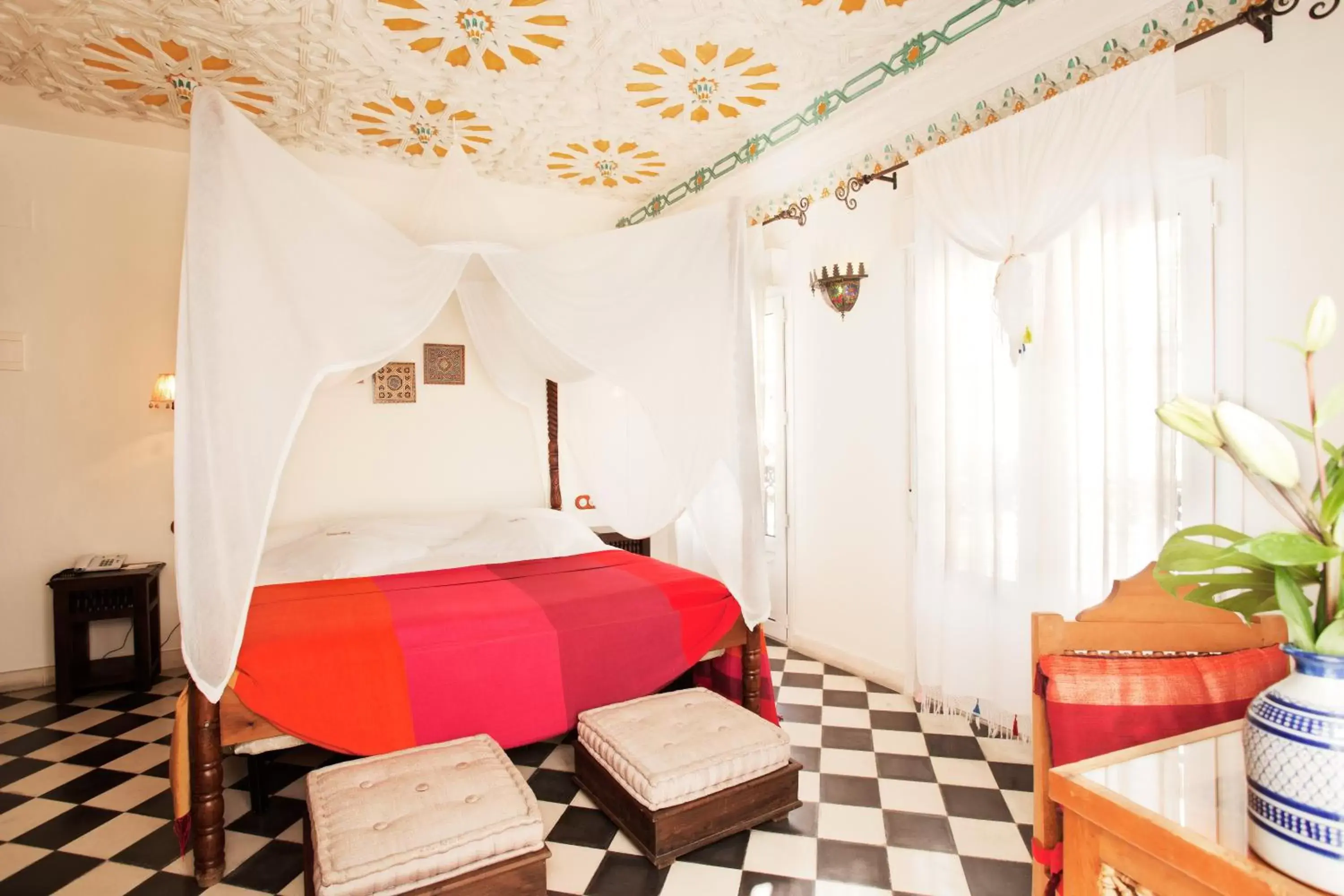 Photo of the whole room, Bed in Alcoba del Rey de Sevilla