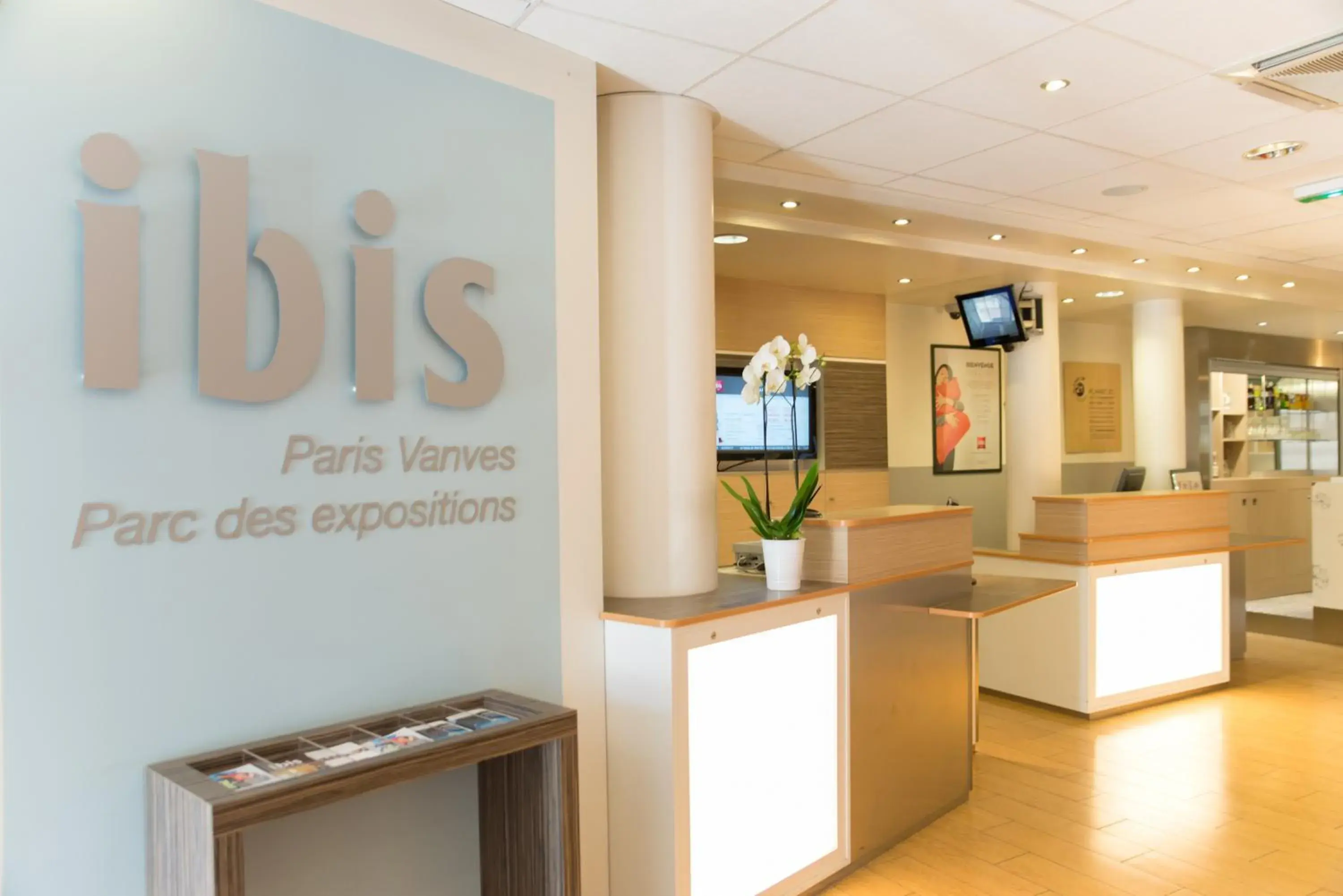 Lobby or reception in ibis Paris Vanves Parc des Expositions Lobby or reception in ibis Paris Vanves Parc des Expositions