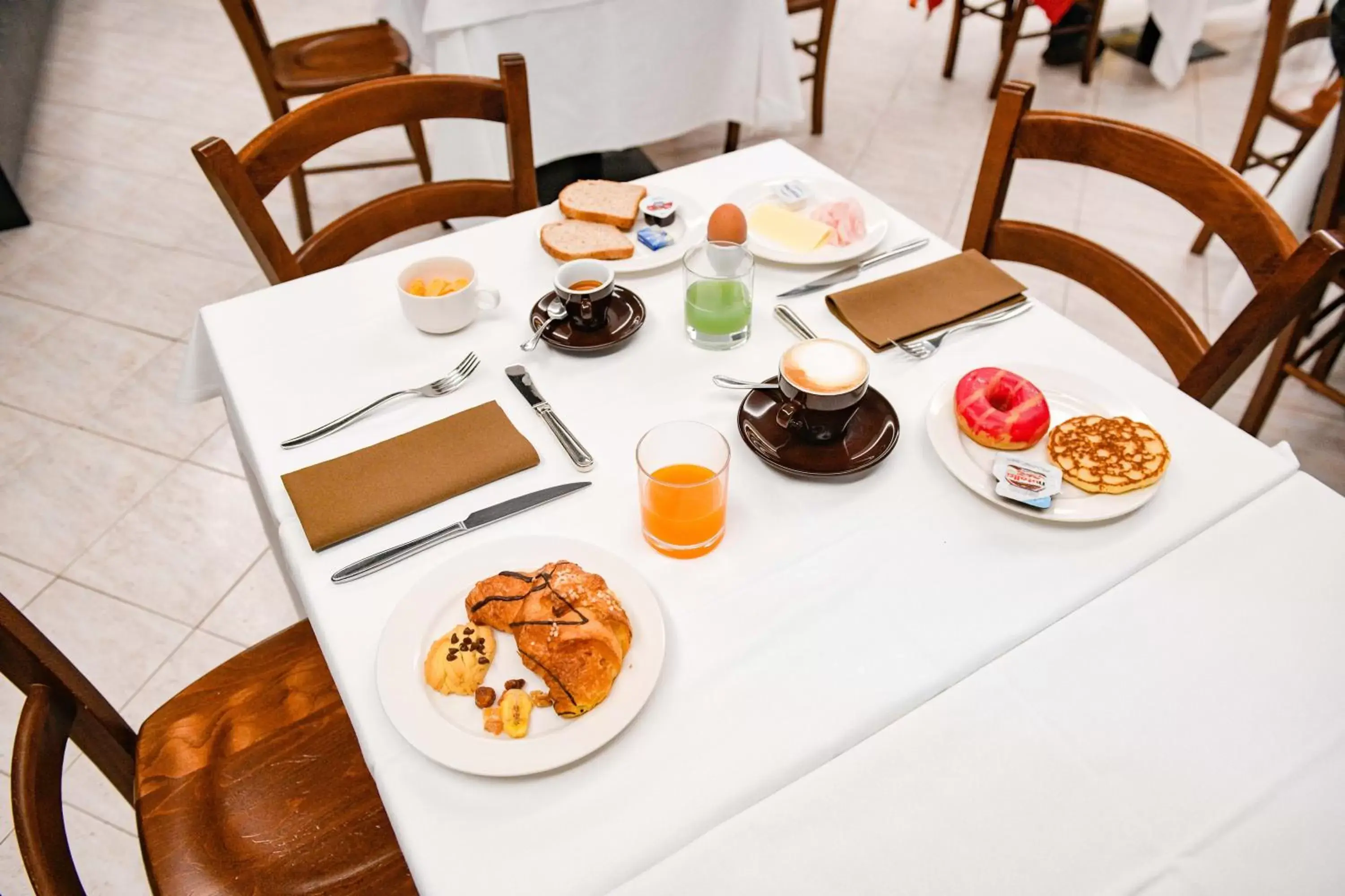 Breakfast, Restaurant/Places to Eat in Albergo Locanda Primavera