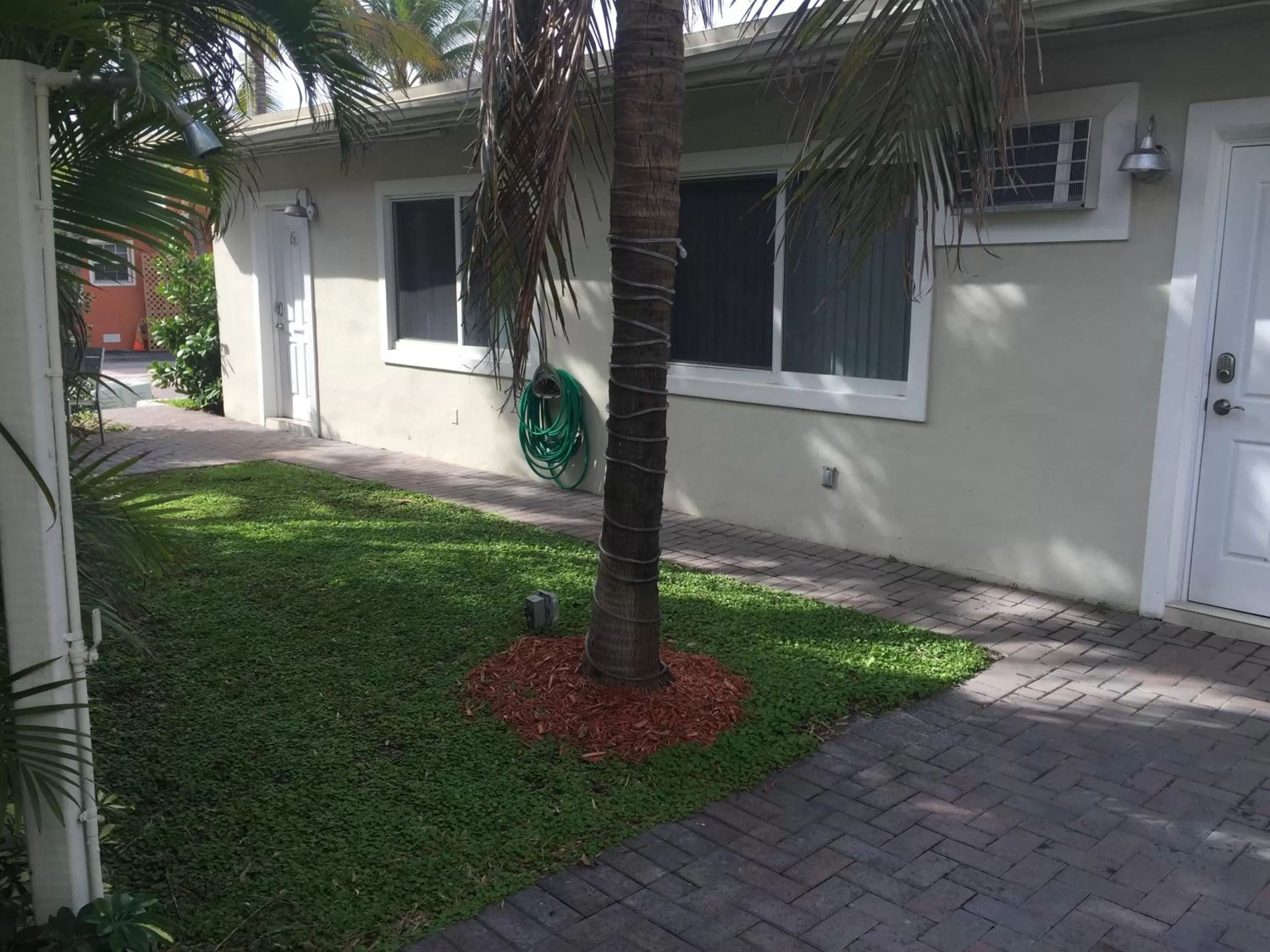 Property building in Hollywood Broadwalk Oceanside Hotel