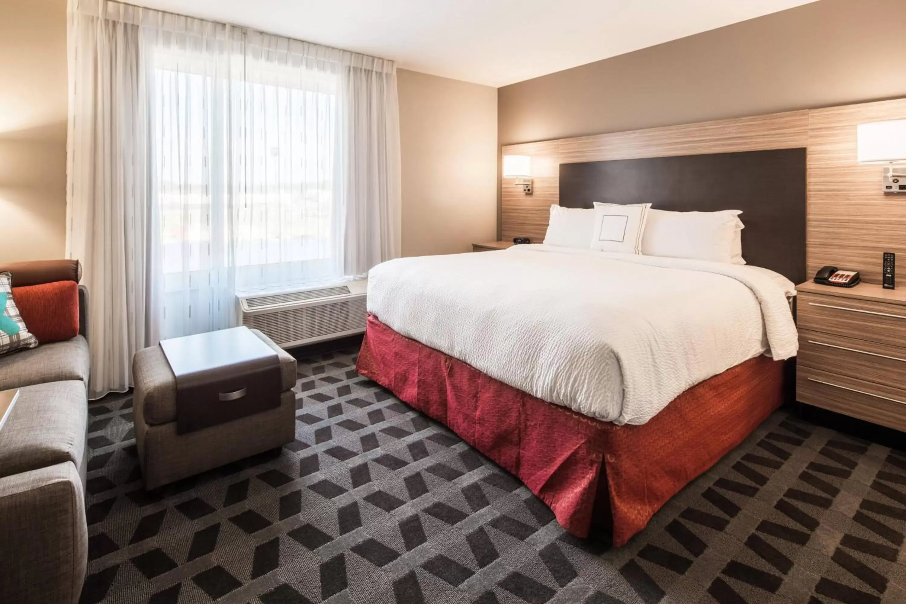 Photo of the whole room, Bed in TownePlace Suites by Marriott Cleveland